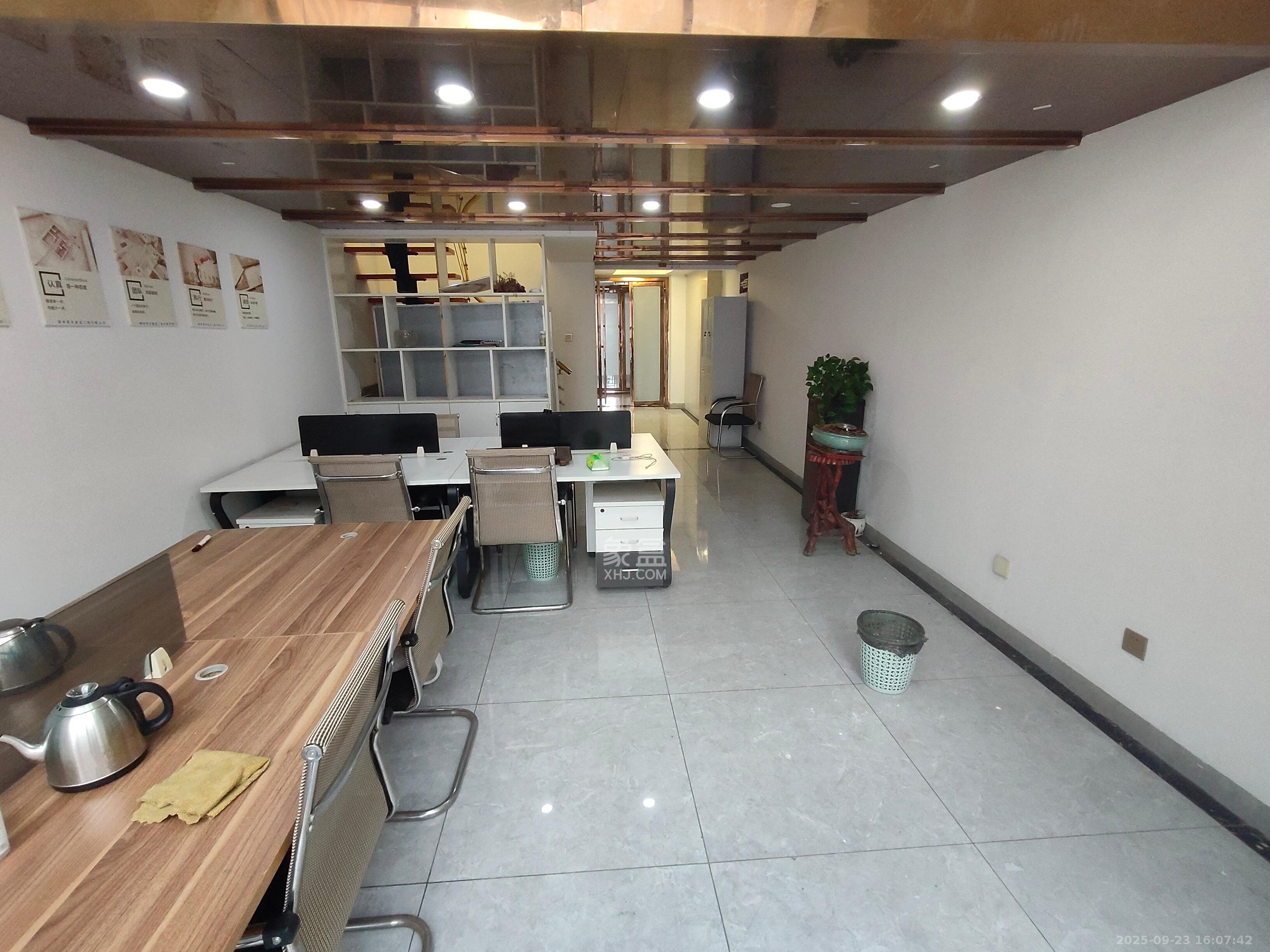 金科时代中心 1室1厅1卫 2000.0元/月 金科时代中心 1室1厅1卫 2000.0元/月室内图