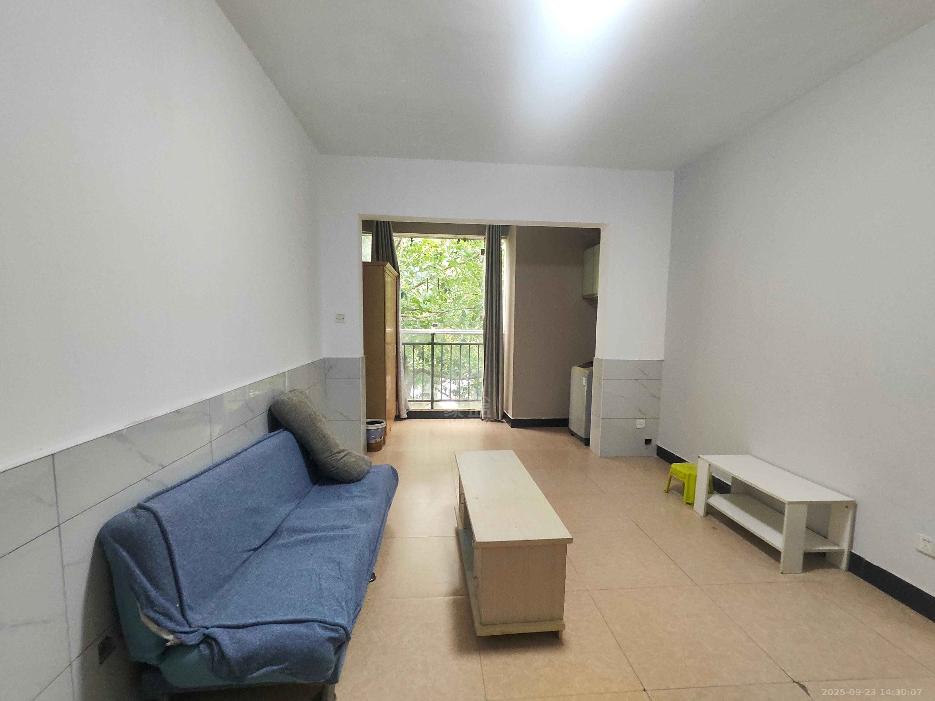 庐山春天早安华晨 1室1厅1卫 1300.0元/月 庐山春天早安华晨 1室1厅1卫 1300.0元/月室内图