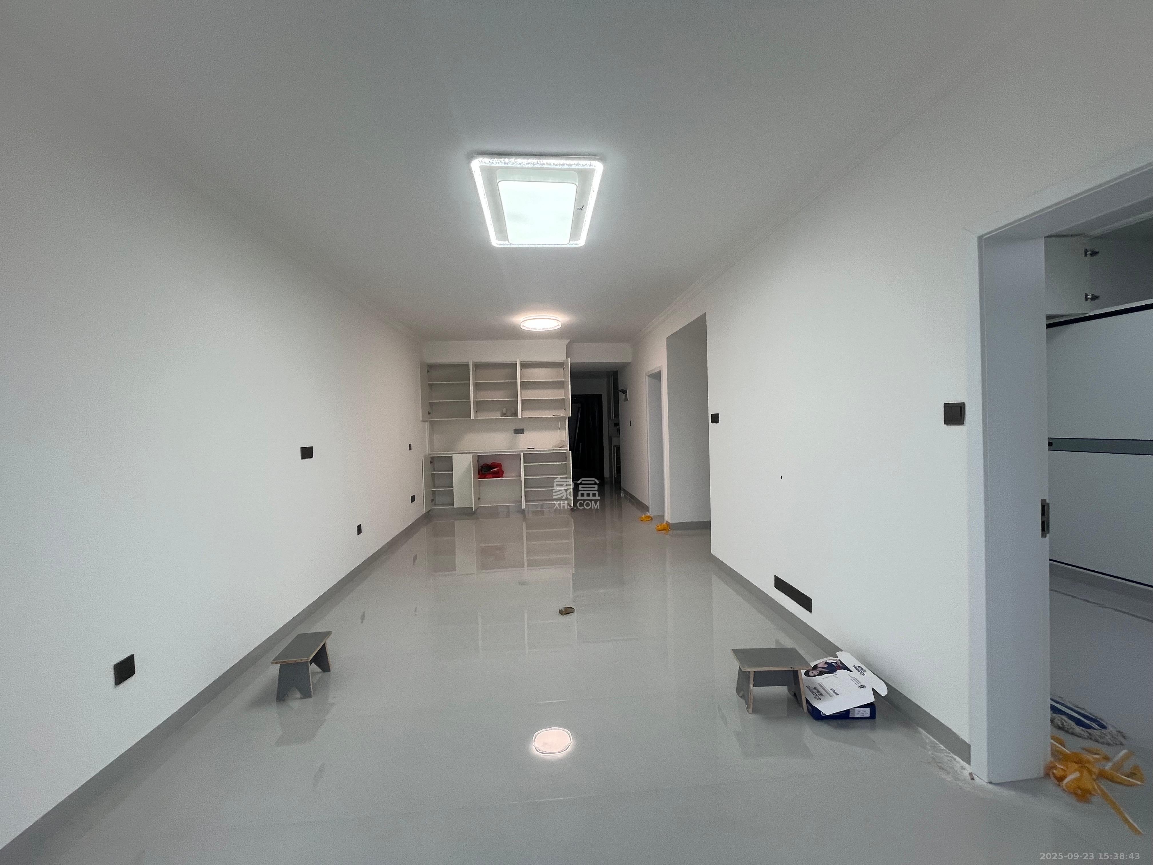 东岸梅园小区 2室1厅1卫 2400.0元/月 东岸梅园小区 2室1厅1卫 2400.0元/月室内图