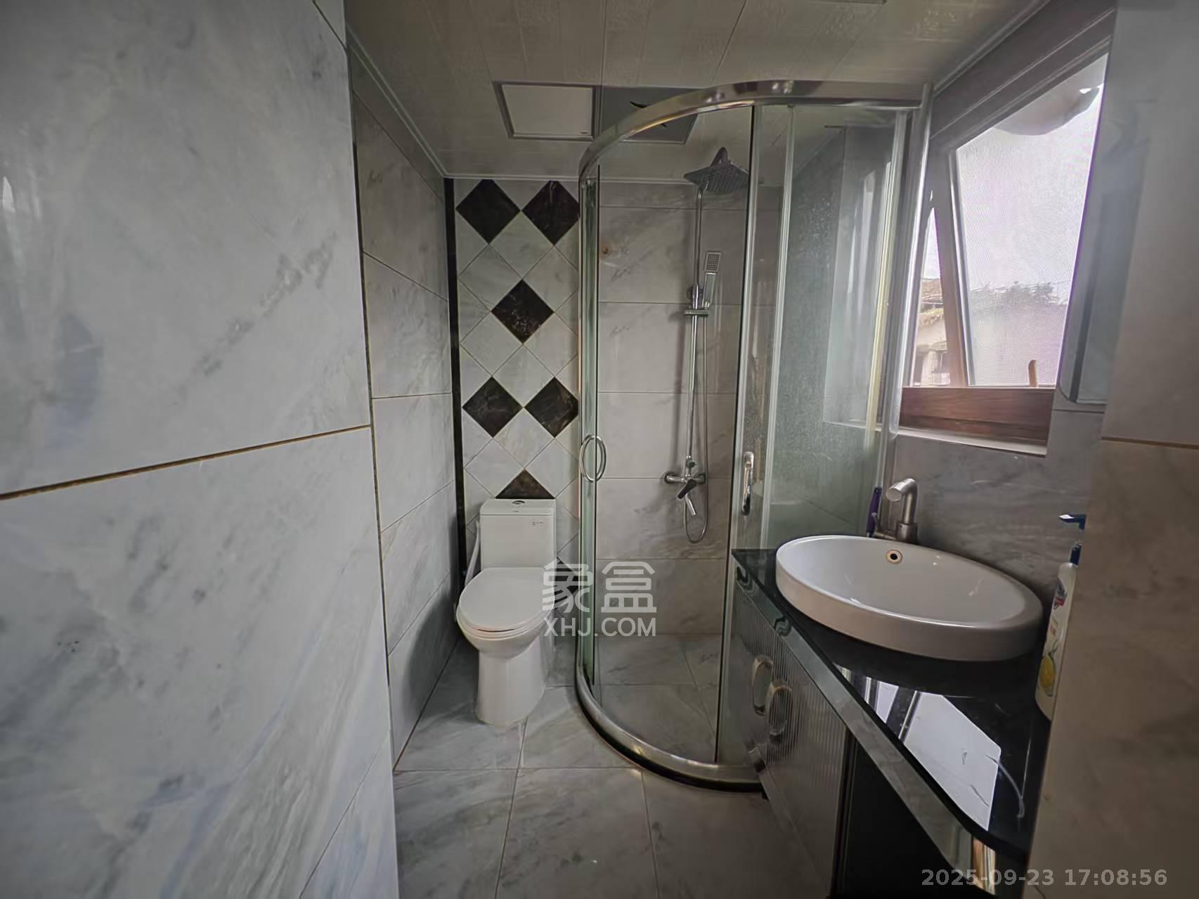 武警医院家属区  3室2厅1卫    3100.0元/月室内图