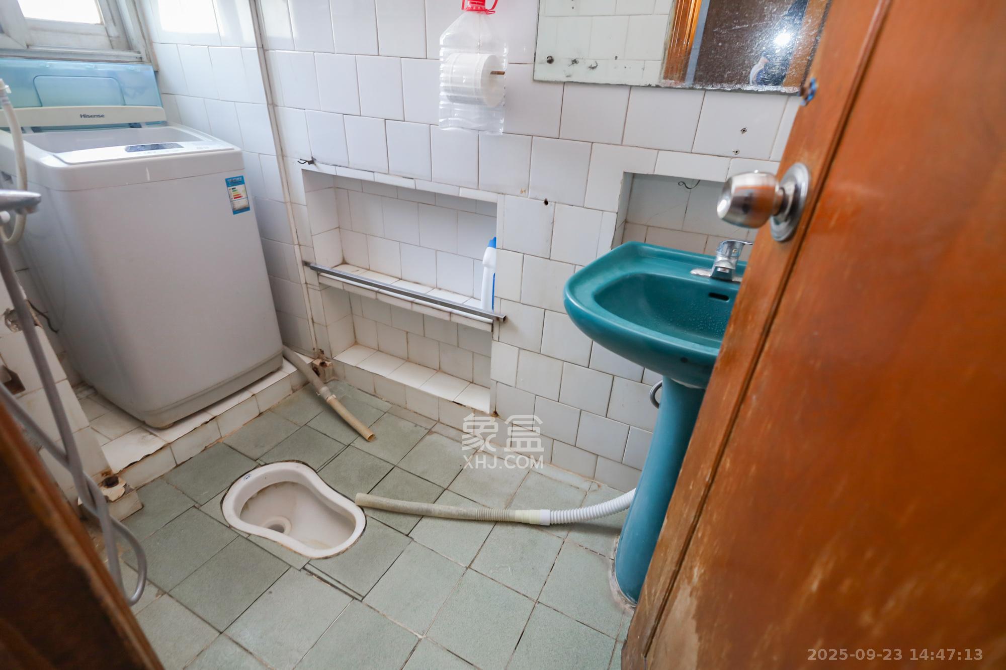 汽车发动机厂宿舍 2室1厅1卫 1500.0元/月 汽车发动机厂宿舍 2室1厅1卫 1500.0元/月室内图