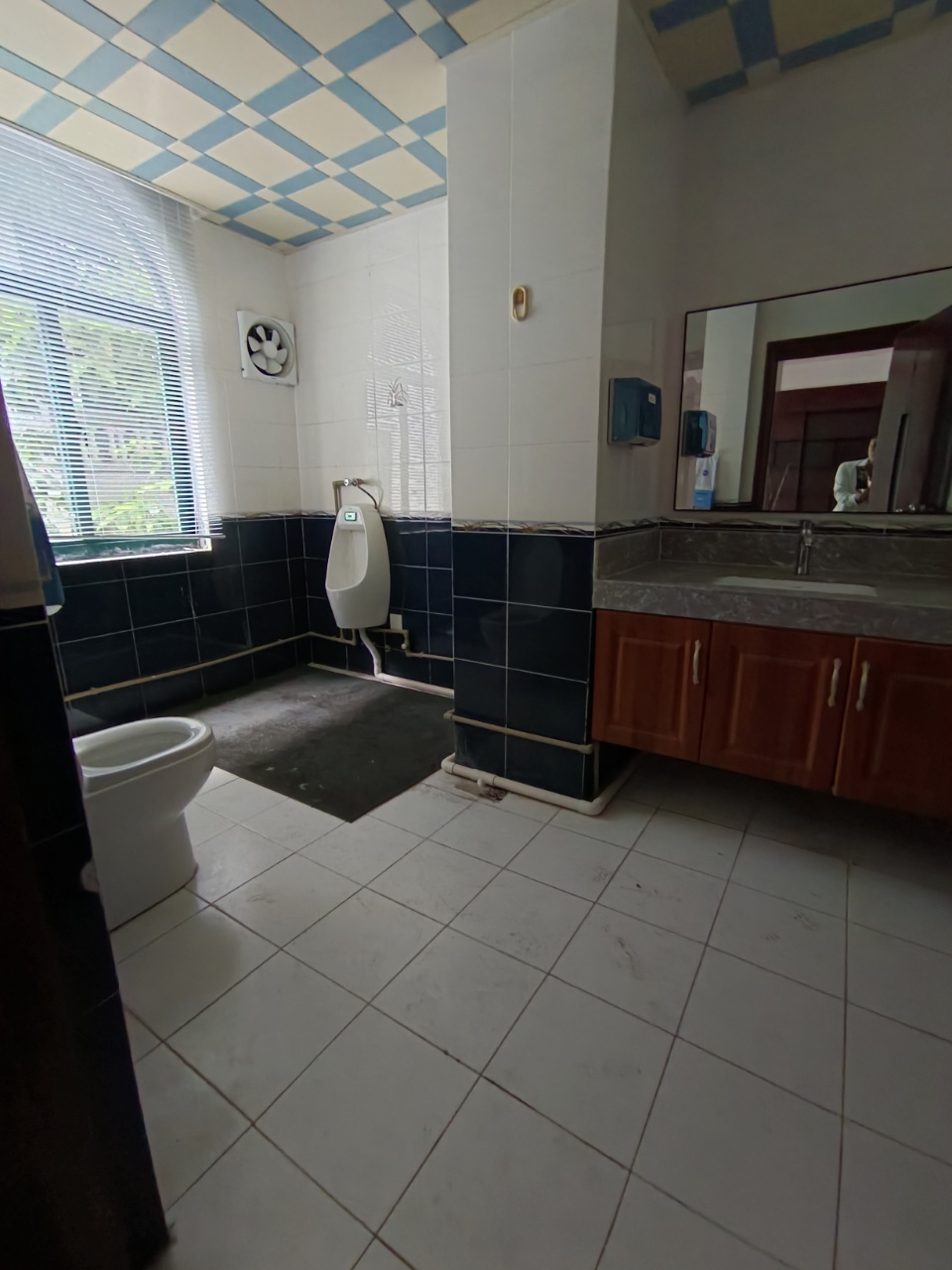 龙园别墅 6室3厅1卫 9900.0元/月 龙园别墅 6室3厅1卫 9900.0元/月室内图