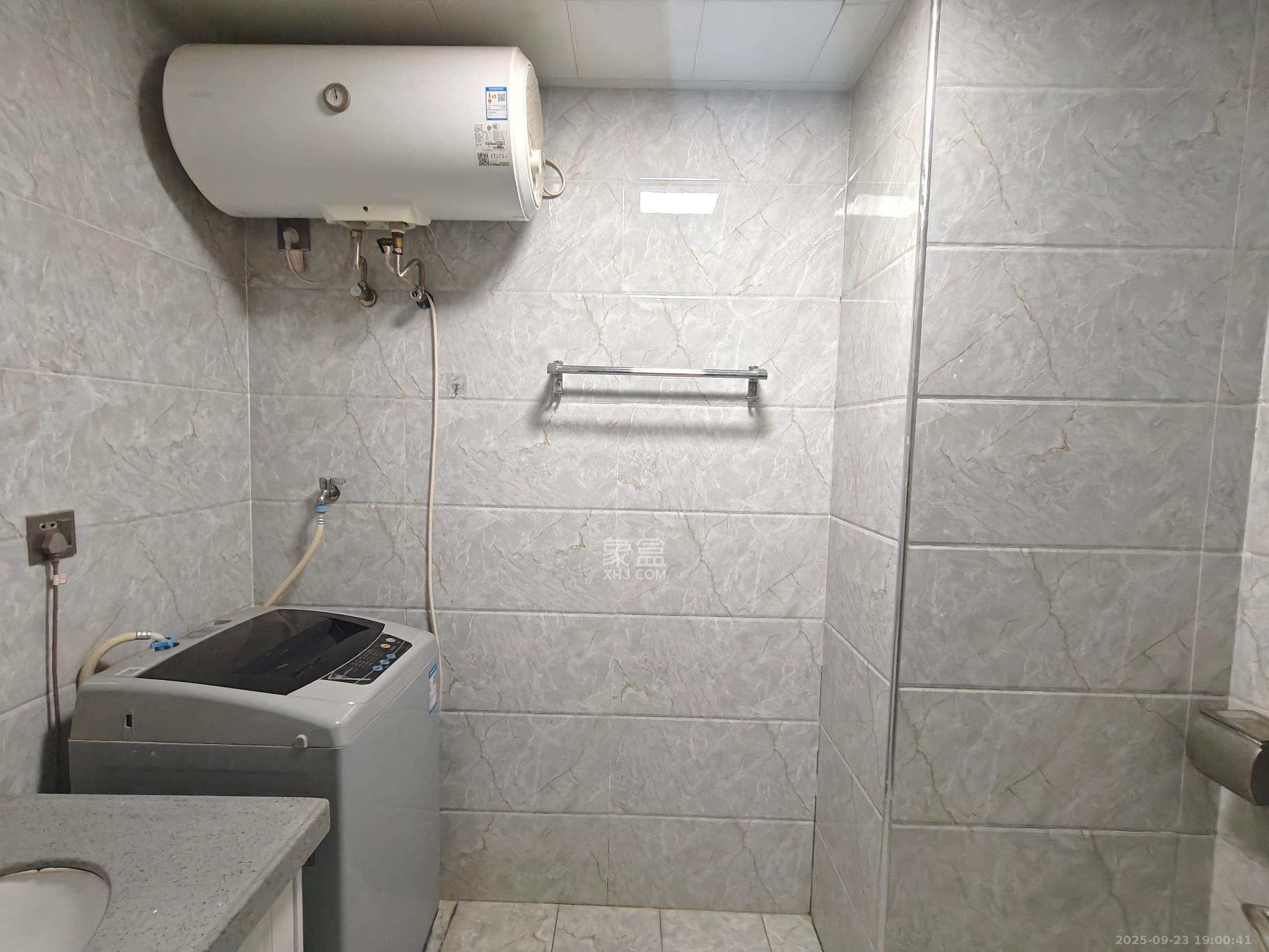 新世界广场 1室1厅1卫 1500.0元/月 新世界广场 1室1厅1卫 1500.0元/月室内图