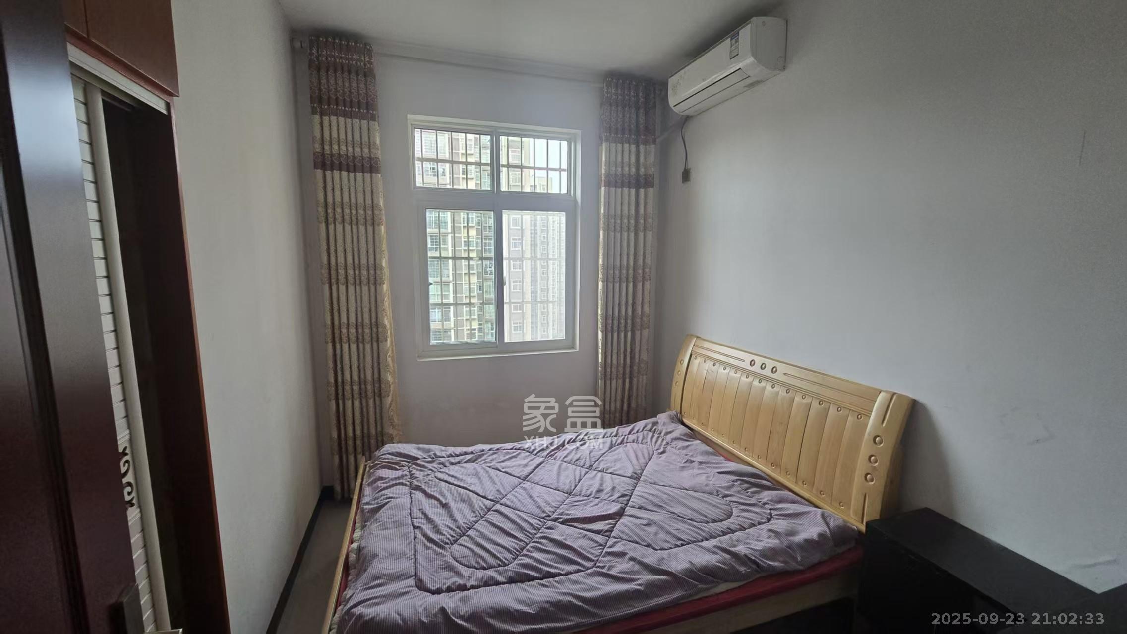 洋湖景园  3室1厅1卫    2400.0元/月室内图