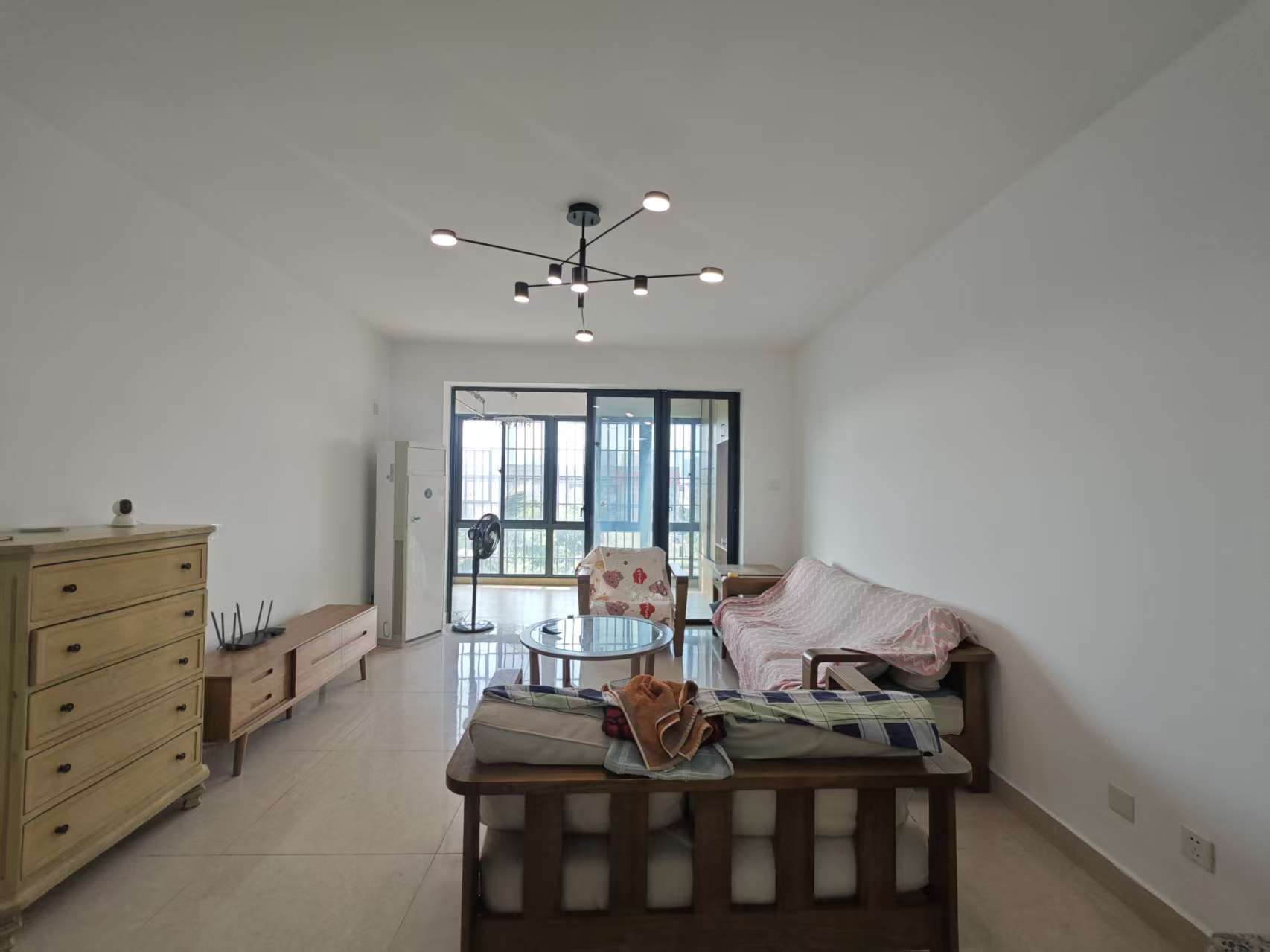 环强御景湾 2室2厅1卫 3500.0元/月 环强御景湾 2室2厅1卫 3500.0元/月室内图