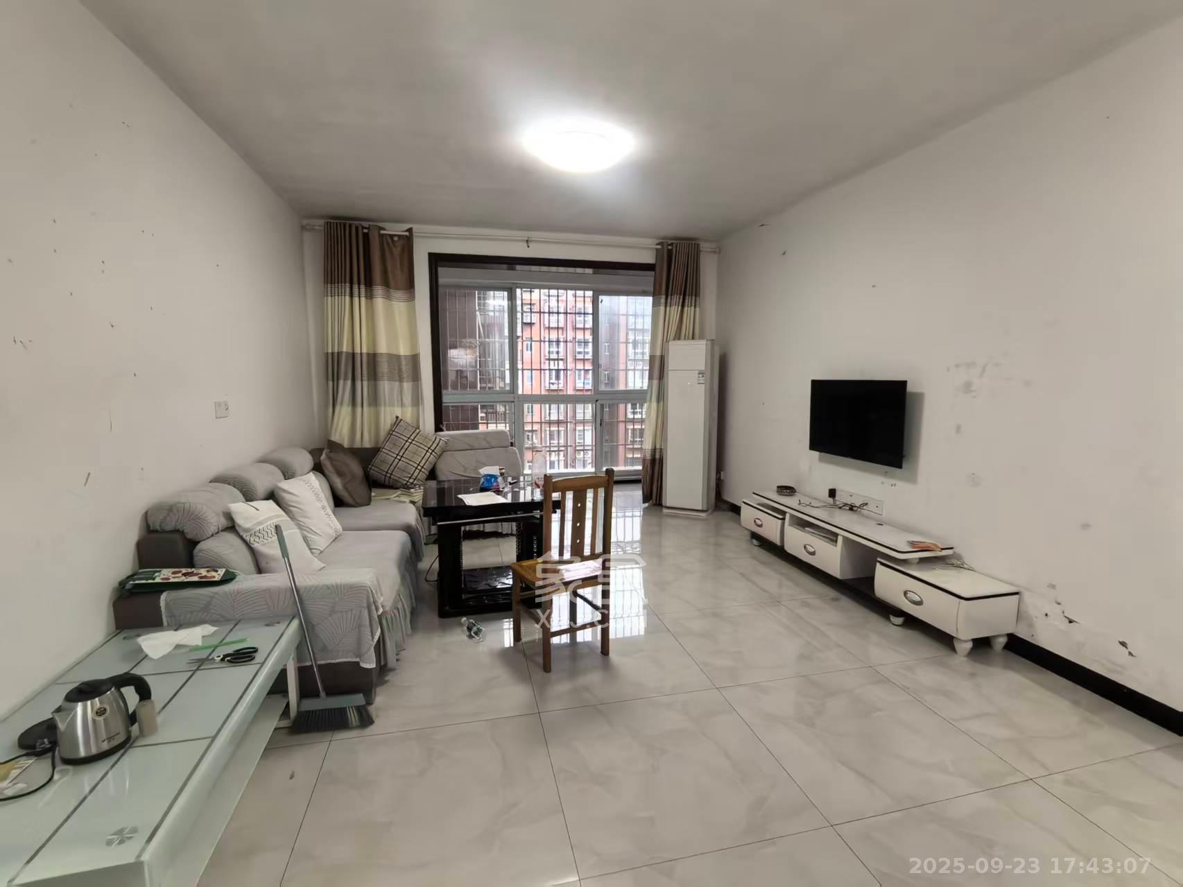 凯富漫城 3室2厅2卫 1400.0元/月 凯富漫城 3室2厅2卫 1400.0元/月室内图