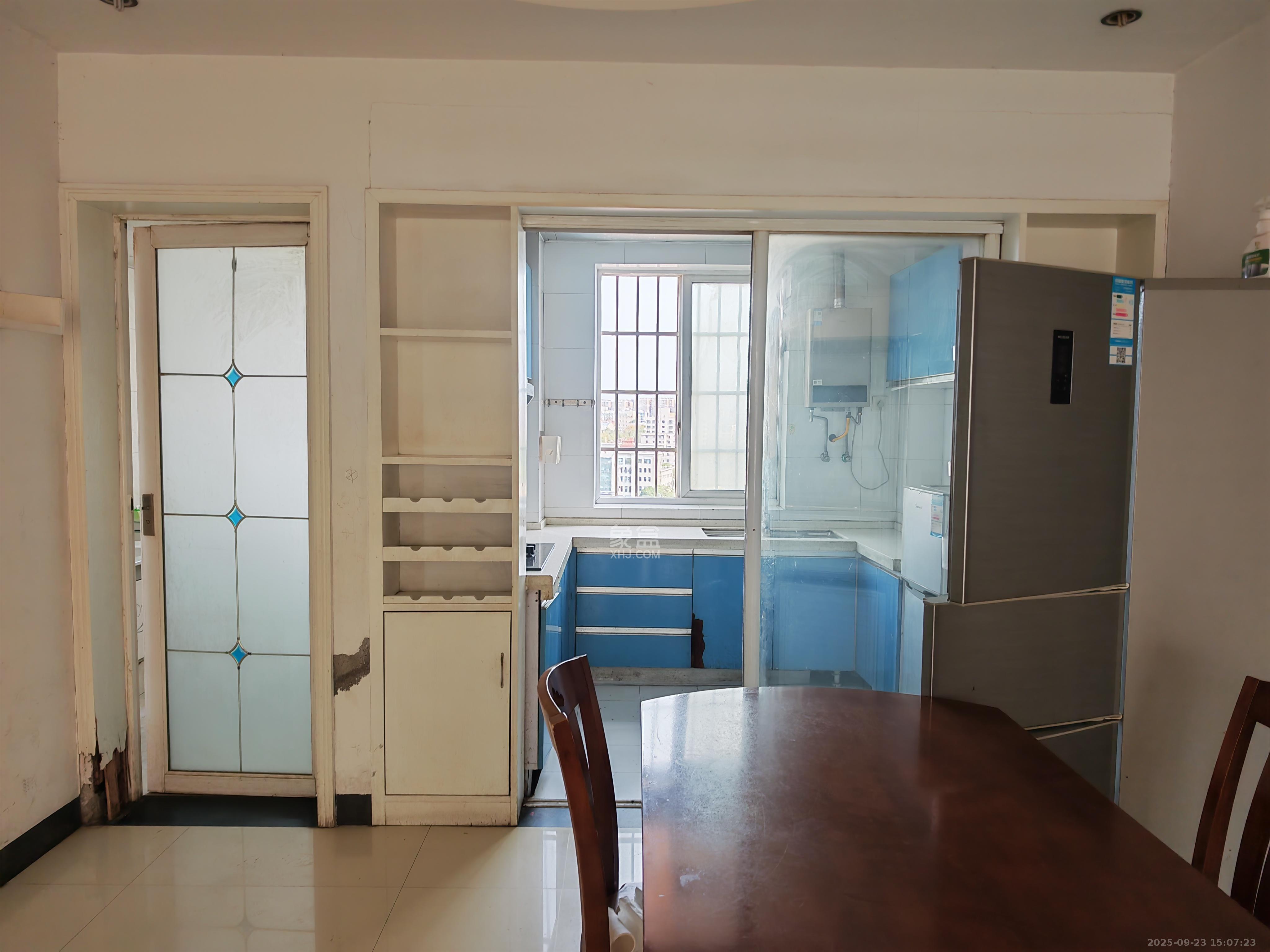 鑫天山城明珠  3室2厅2卫    1500.0元/月室内图