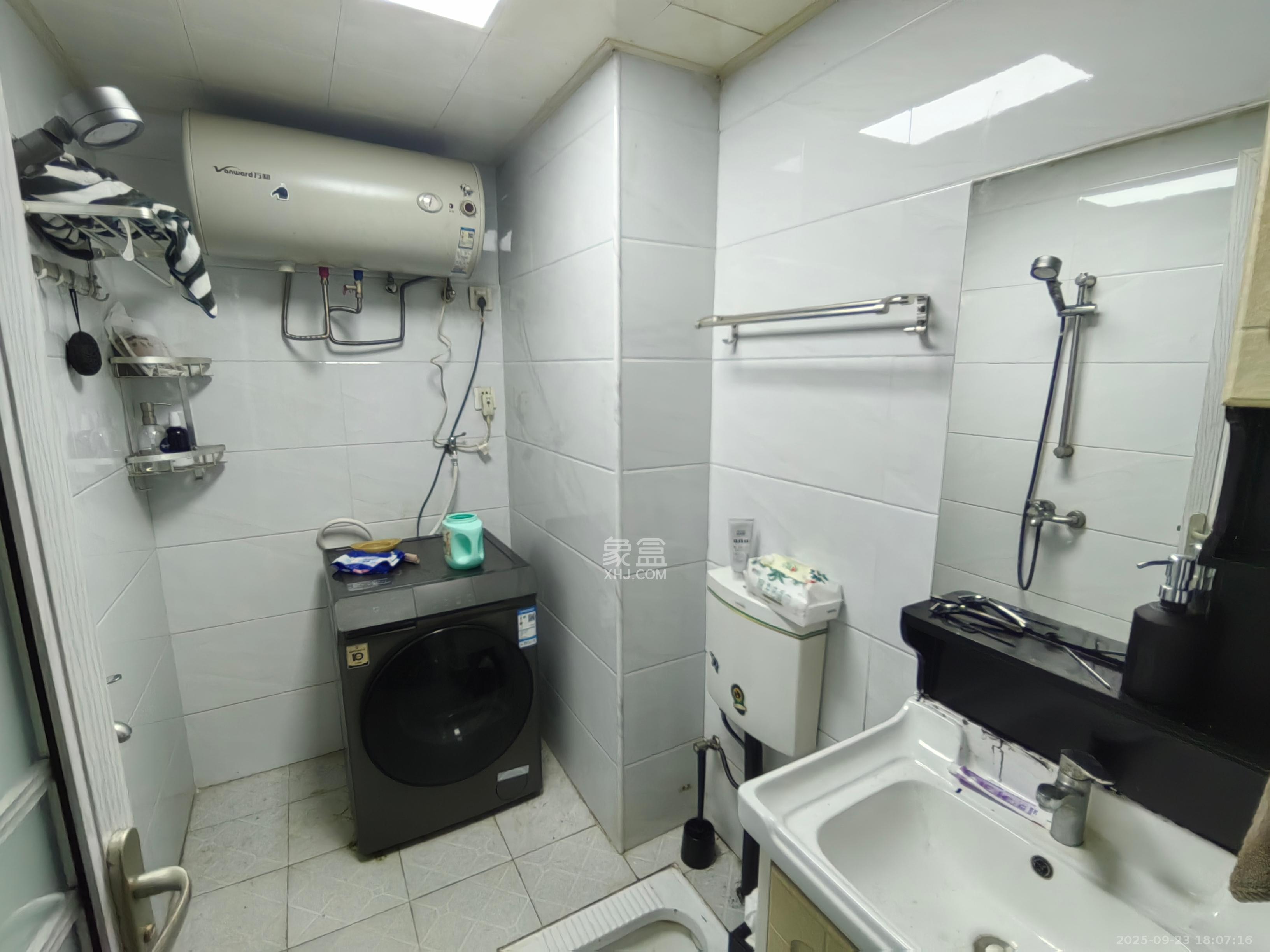 未来漫城 1室1厅1卫 1500.0元/月 未来漫城 1室1厅1卫 1500.0元/月室内图