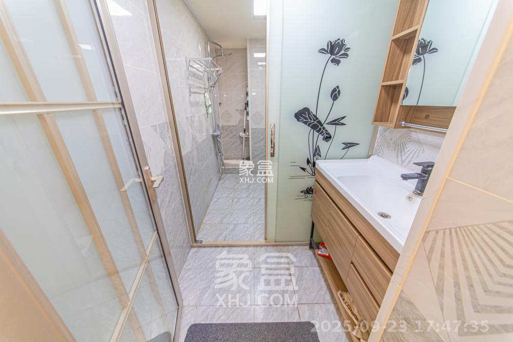 凯富南方鑫城 3室2厅1卫 2400.0元/月 凯富南方鑫城 3室2厅1卫 2400.0元/月室内图