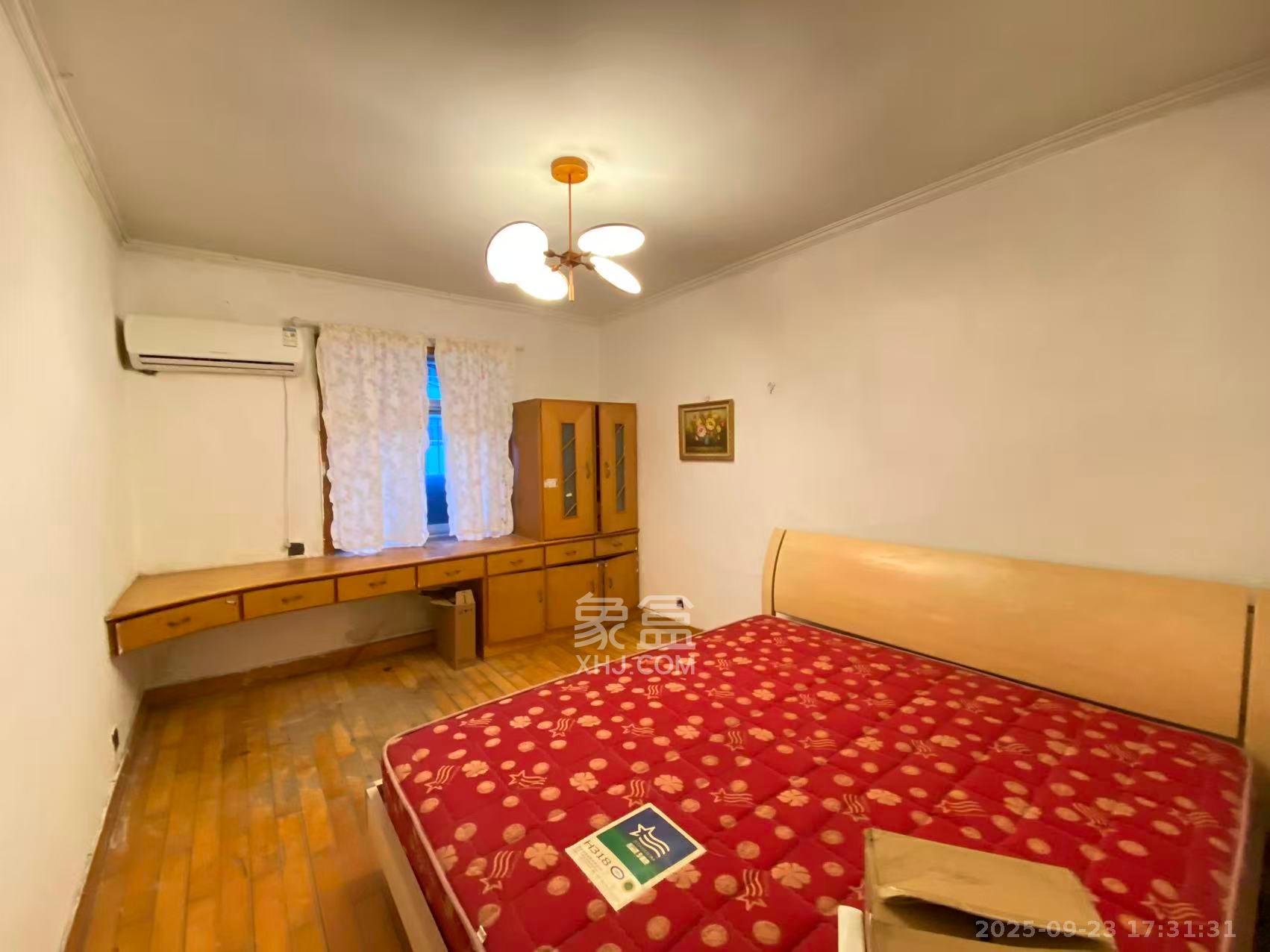 城南中路公安局宿舍  3室2厅1卫    1600.0元/月室内图