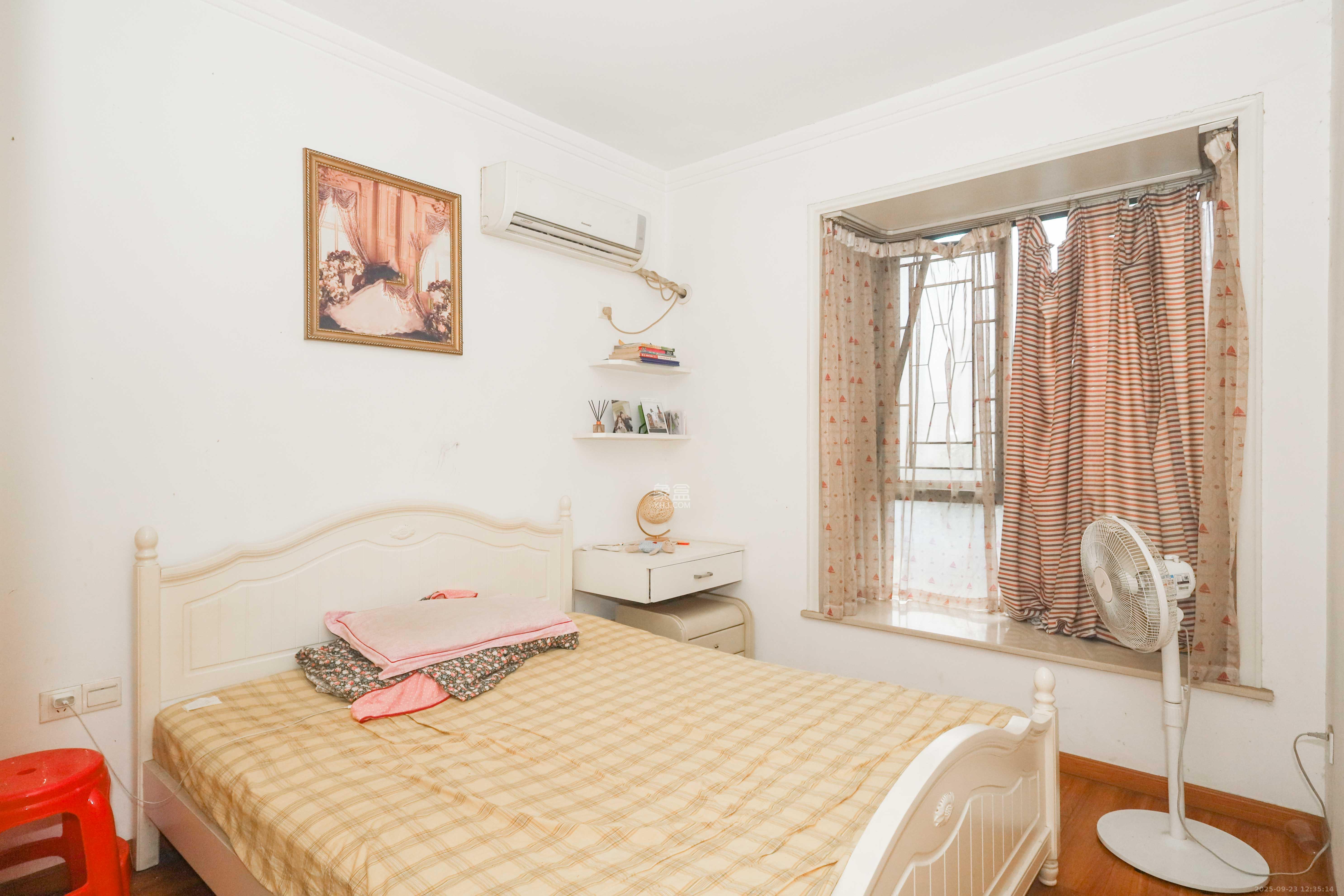 麓谷公馆(涉外国际公馆) 2室0厅0卫 55.0万 麓谷公馆(涉外国际公馆) 2室0厅0卫 55.0万卧室