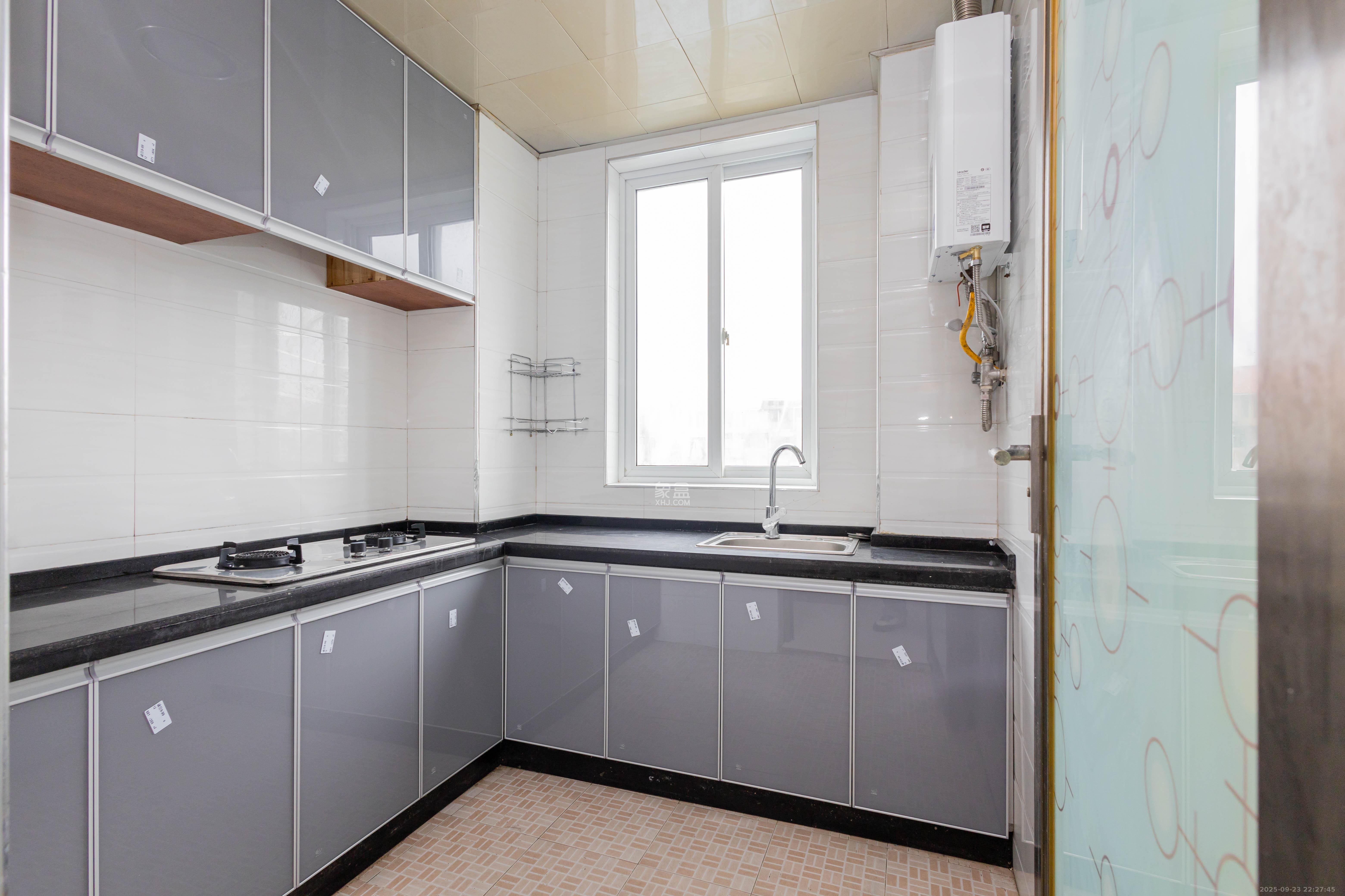 东业苹果社区 3室2厅1卫 43.8万 东业苹果社区 3室2厅1卫 43.8万厨房