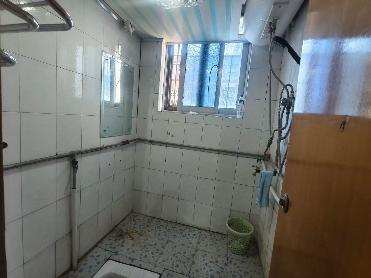 菊苑小区西区 3室1厅1卫 32.8万 菊苑小区西区 3室1厅1卫 32.8万客厅