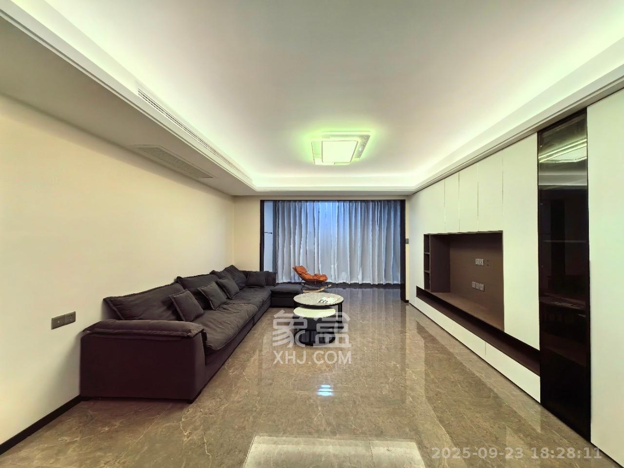 中海阅溪府  5室2厅3卫    5500.0元/月室内图