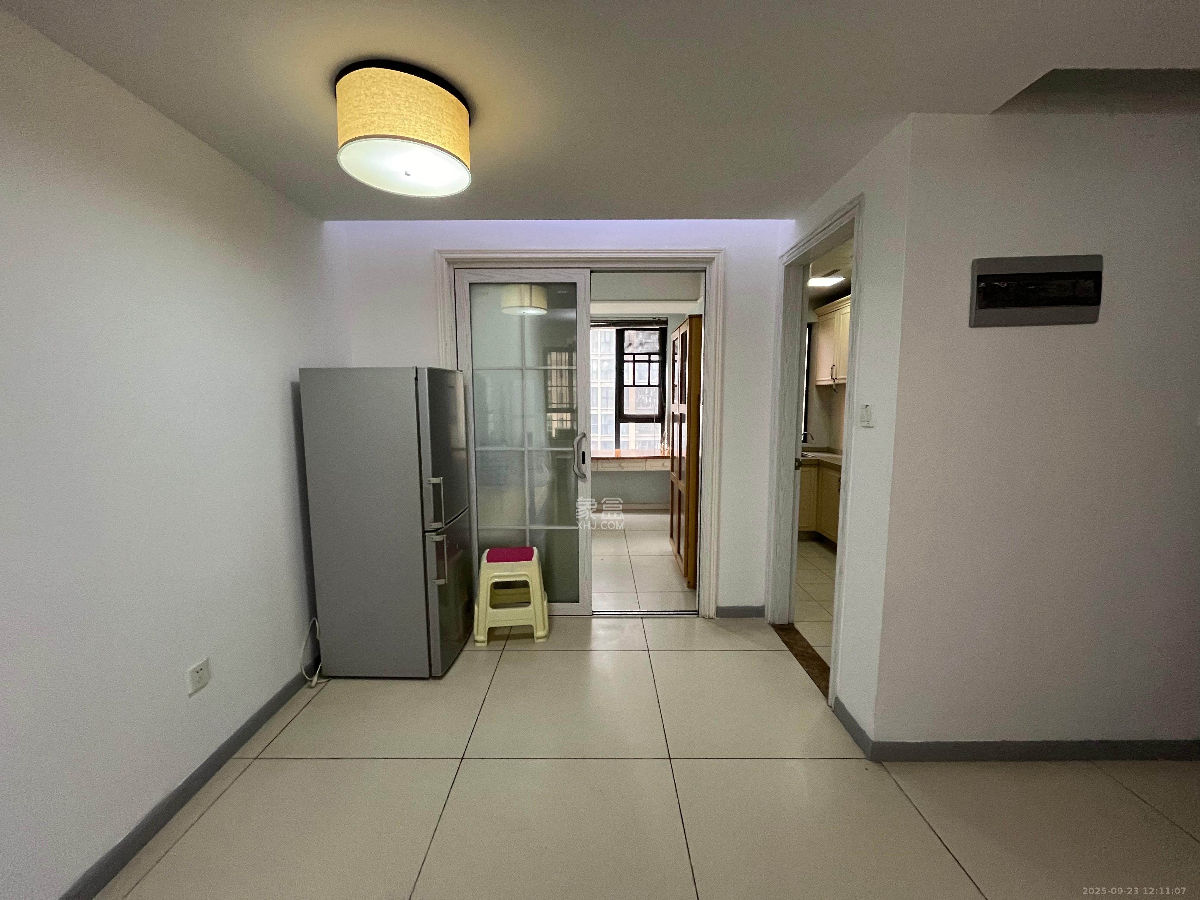 荣盛花语馨苑 3室2厅1卫 2300.0元/月 荣盛花语馨苑 3室2厅1卫 2300.0元/月室内图