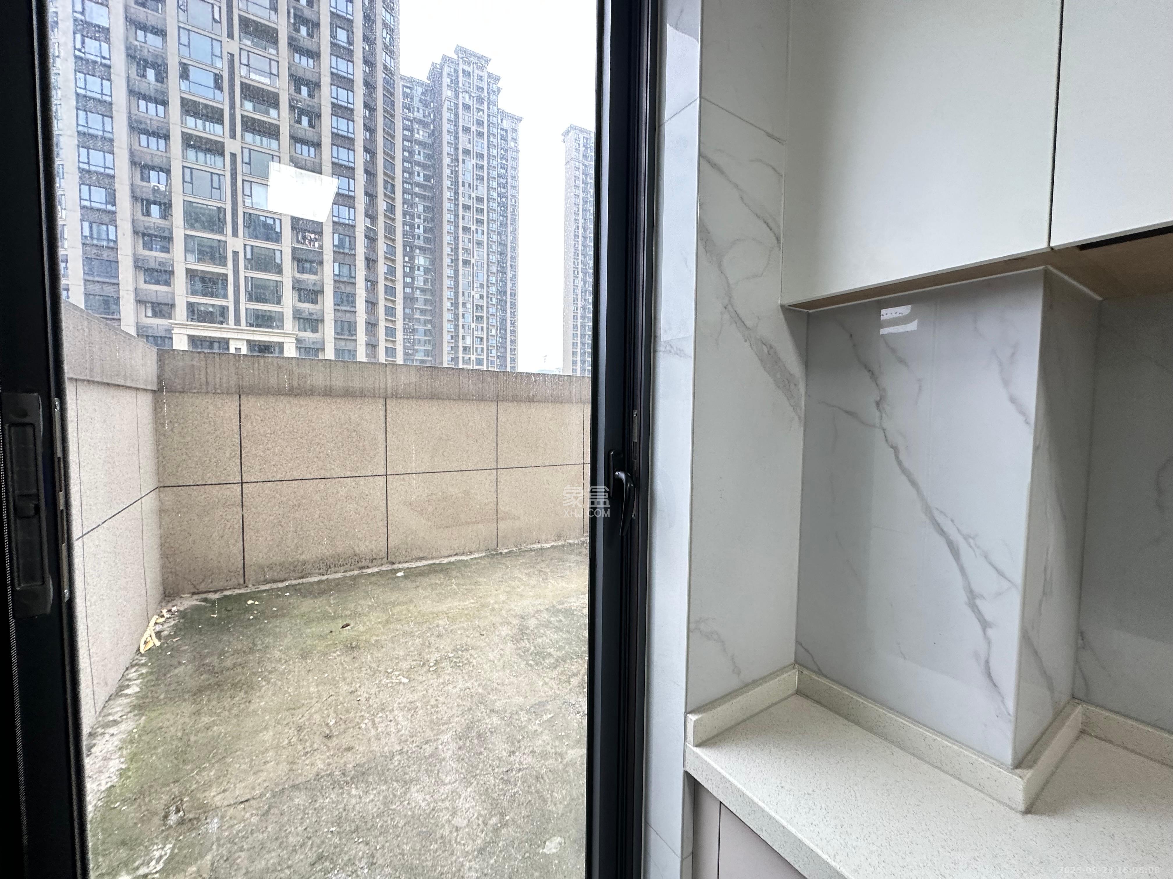 振业城四期  4室2厅2卫    5000.0元/月室内图