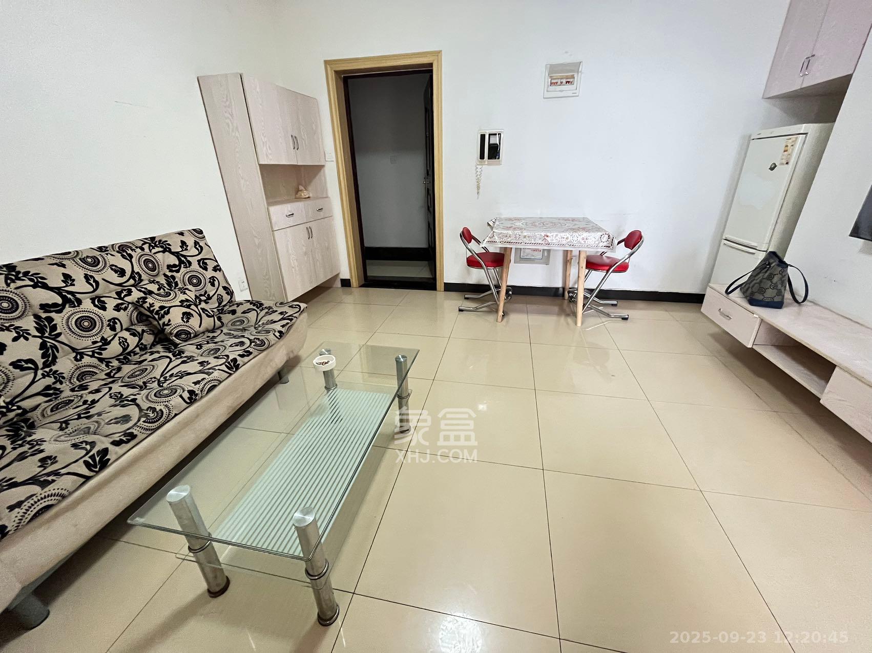 百纳广场(百纳公寓) 2室2厅1卫 2000.0元/月 百纳广场(百纳公寓) 2室2厅1卫 2000.0元/月室内图