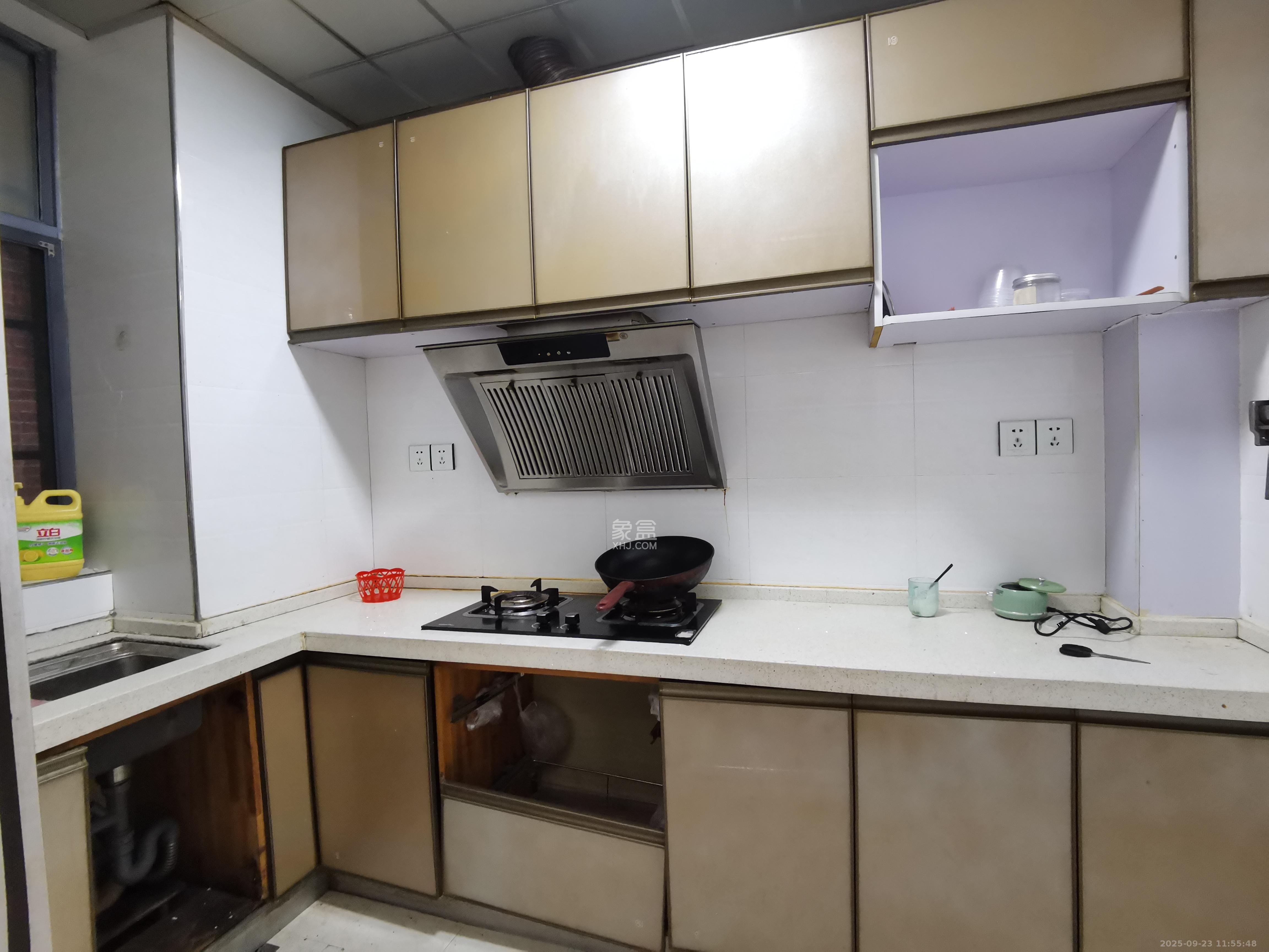 夏威夷碧水春城(碧桂园城市花园) 3室2厅1卫 1800.0元/月 夏威夷碧水春城(碧桂园城市花园) 3室2厅1卫 1800.0元/月室内图