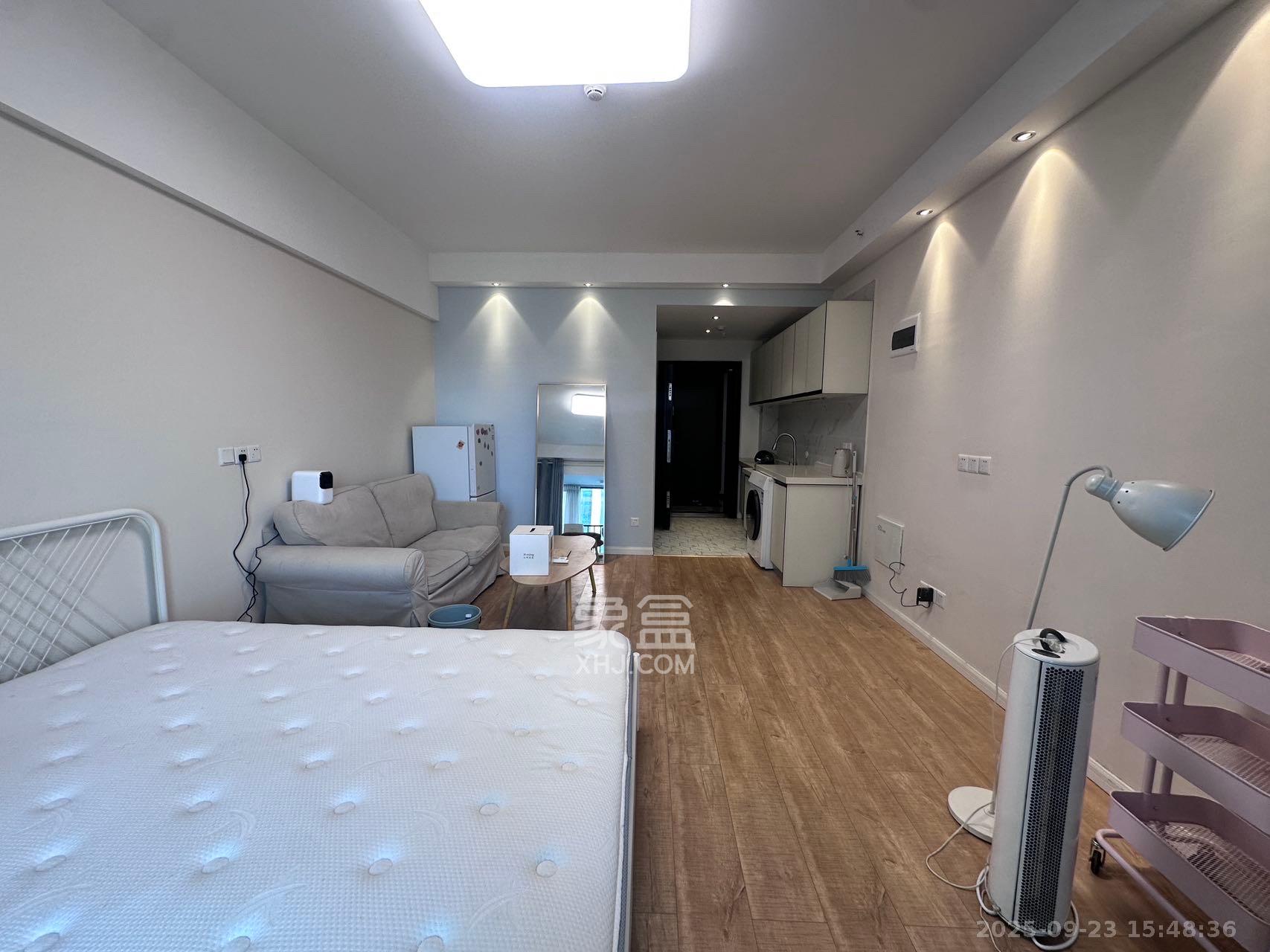 复地星光天地  1室1厅1卫    1800.0元/月室内图