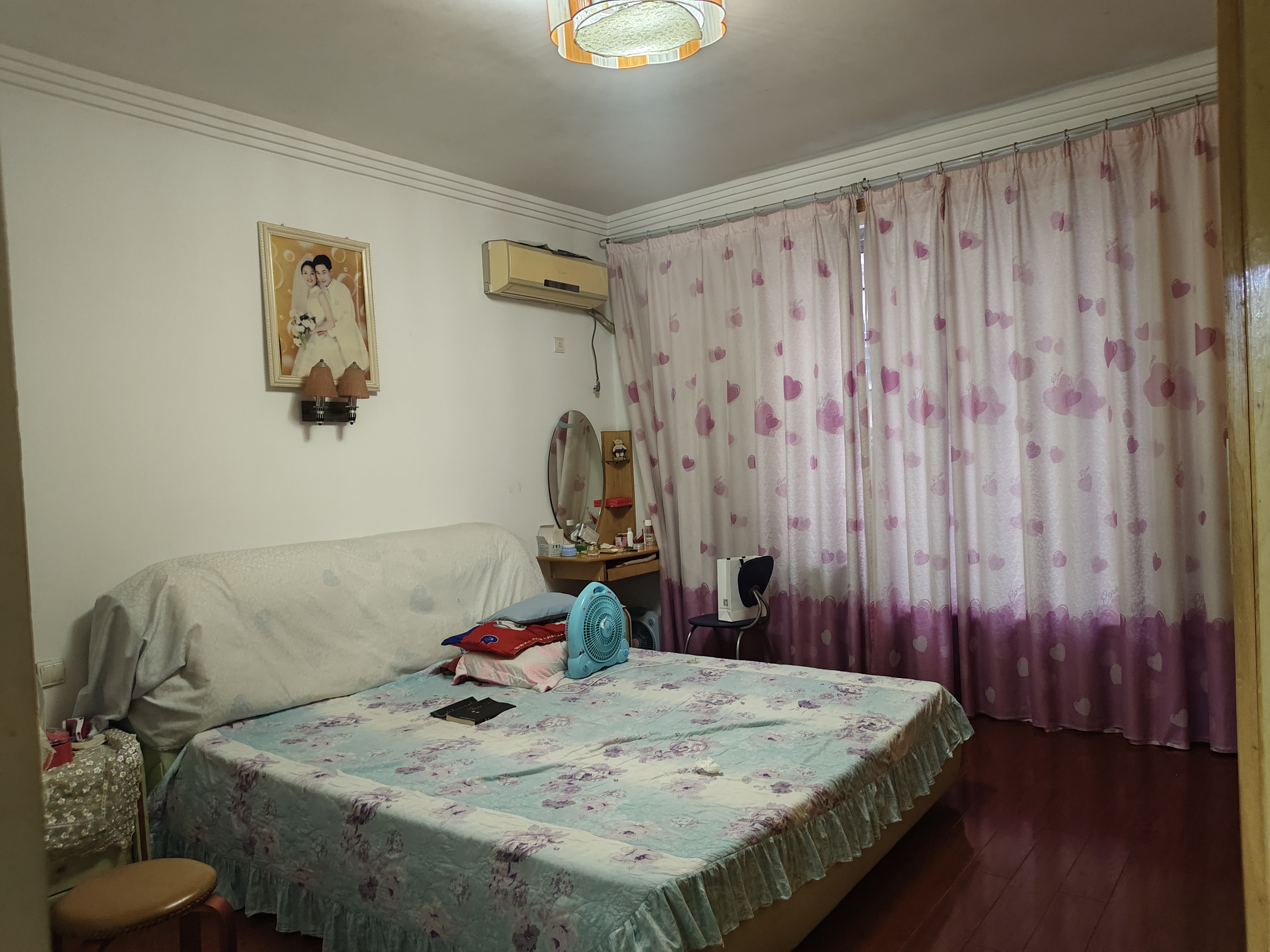 安厦鑫苑 3室2厅2卫 76.8万 安厦鑫苑 3室2厅2卫 76.8万客厅