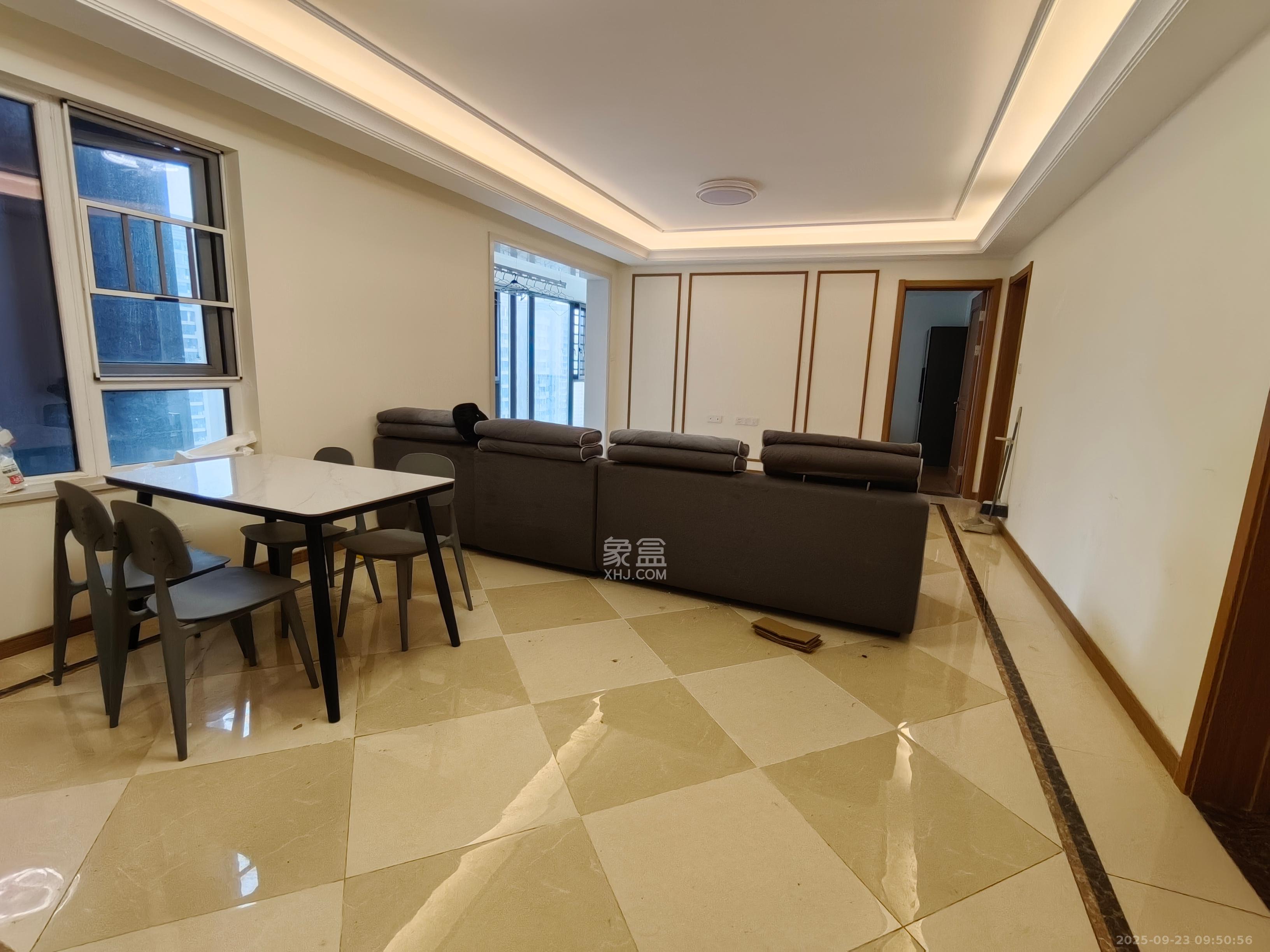 金科集美天辰  1室2厅1卫   2500.00元/月室内图
