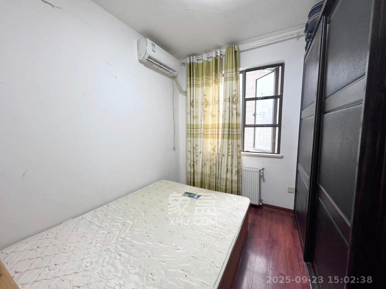 龙湾1号公馆  3室2厅1卫    2400.0元/月室内图