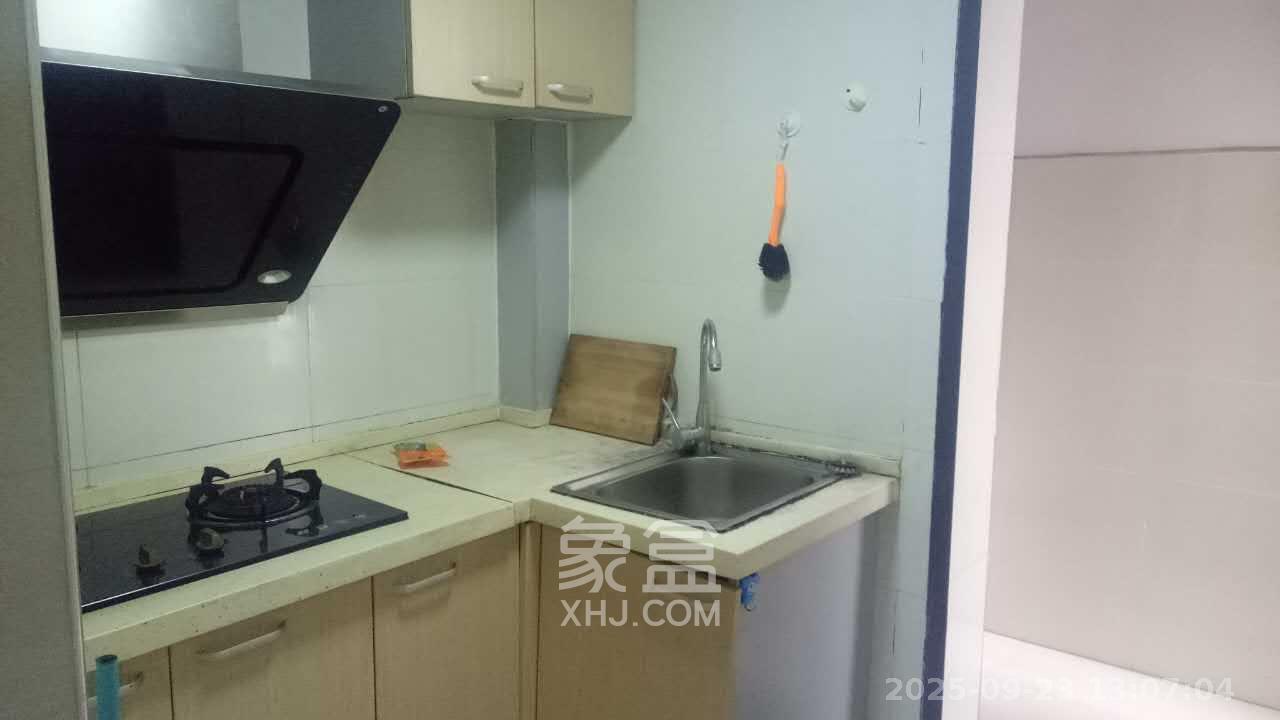 百纳广场(百纳公寓) 2室1厅1卫 2200.0元/月 百纳广场(百纳公寓) 2室1厅1卫 2200.0元/月室内图