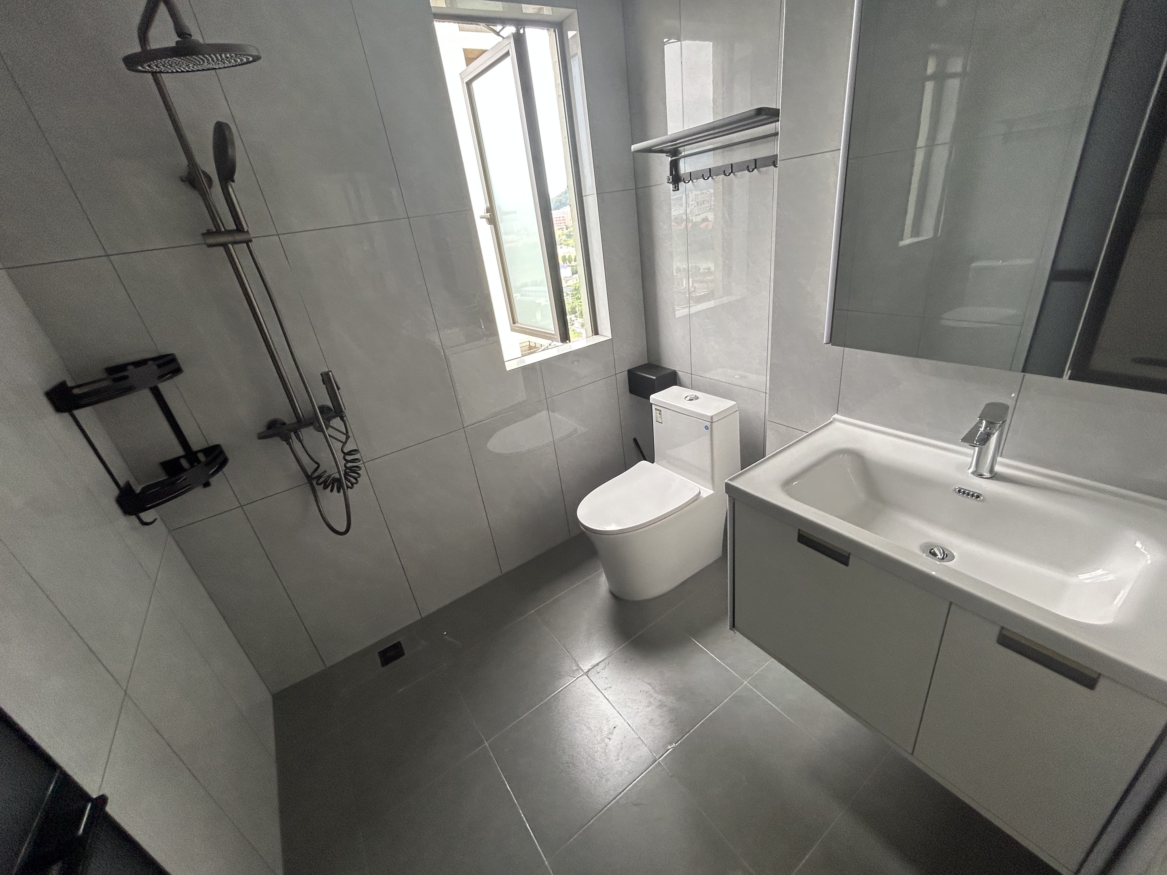 世茂云城 3室2厅2卫 1833.0元/月 世茂云城 3室2厅2卫 1833.0元/月室内图