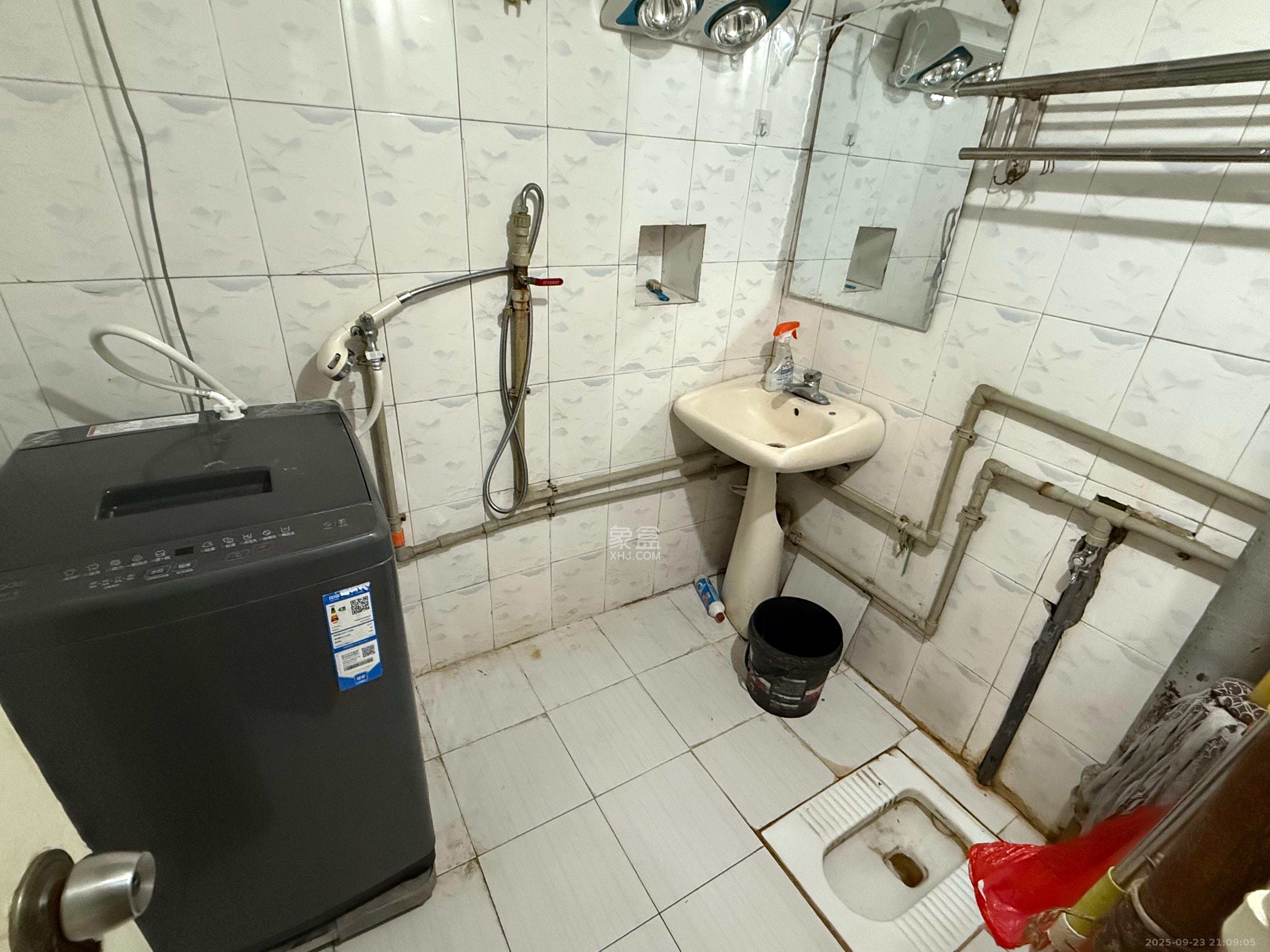 桂花二村  2室1厅1卫    1200.0元/月室内图