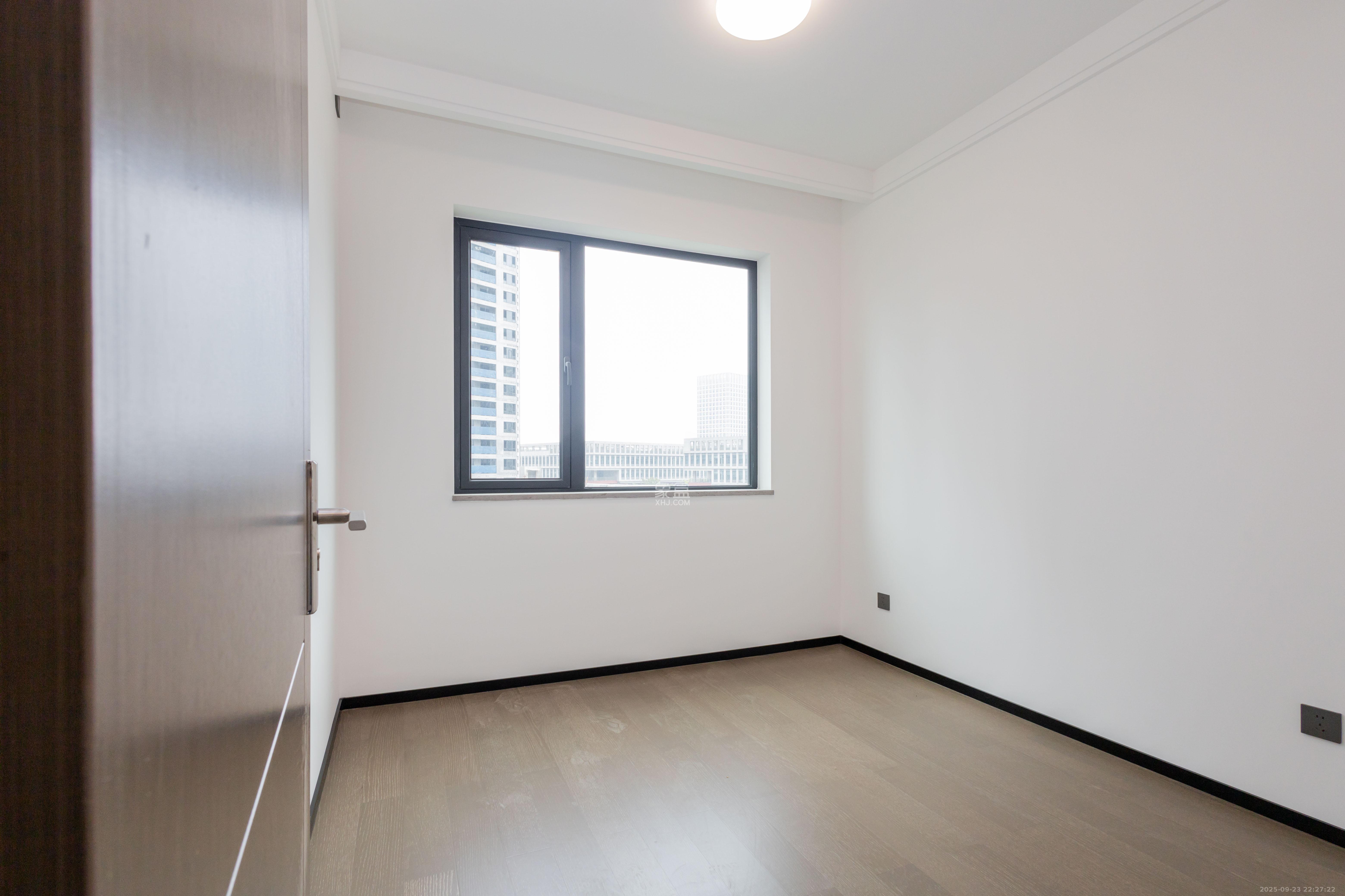 美的云樾 4室2厅1卫 186.0万 美的云樾 4室2厅1卫 186.0万卧室