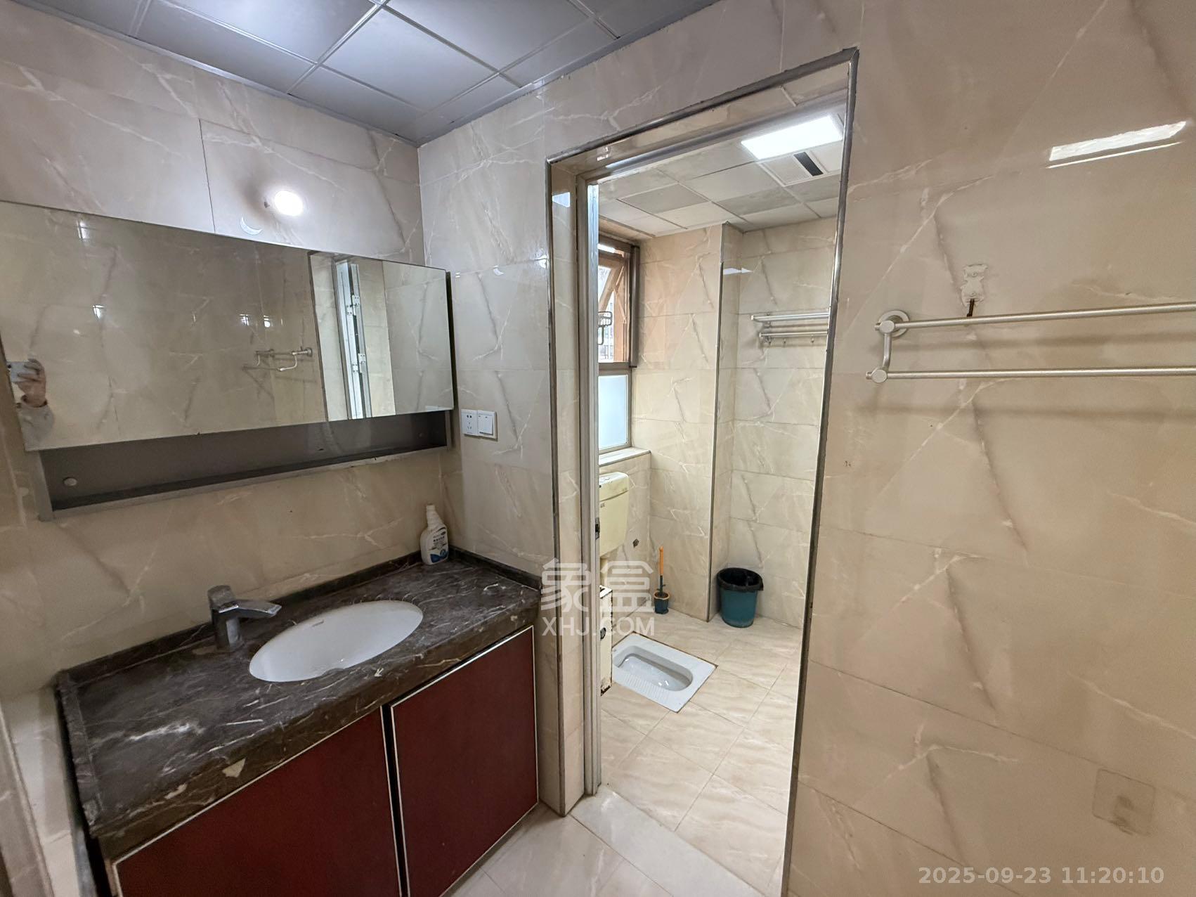 怡海星城 2室2厅1卫 1500.0元/月 怡海星城 2室2厅1卫 1500.0元/月室内图