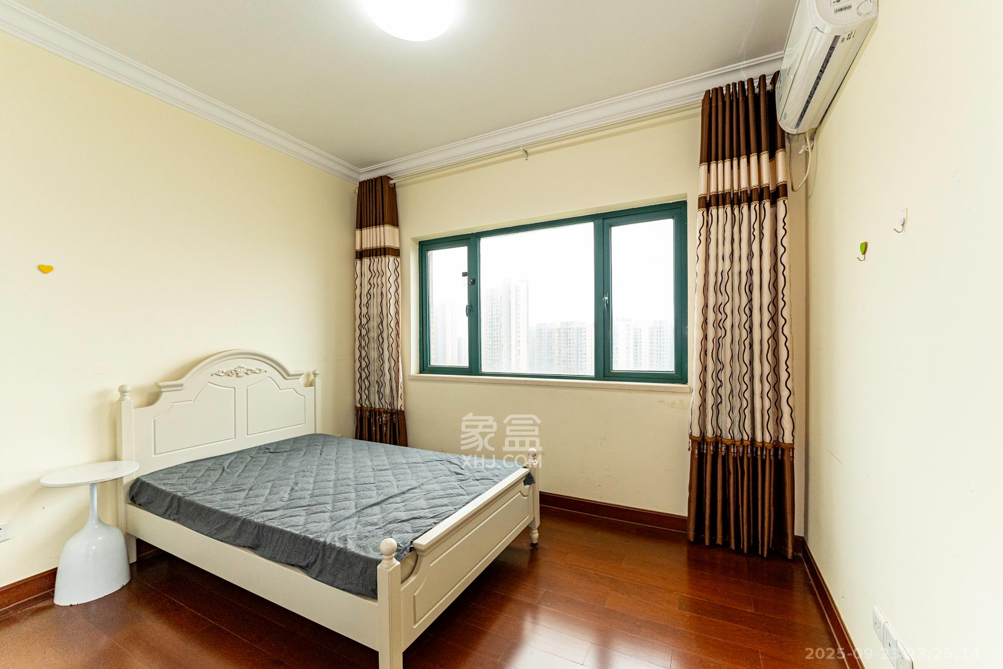 恒大雅苑 4室2厅2卫 114.6万 恒大雅苑 4室2厅2卫 114.6万卧室