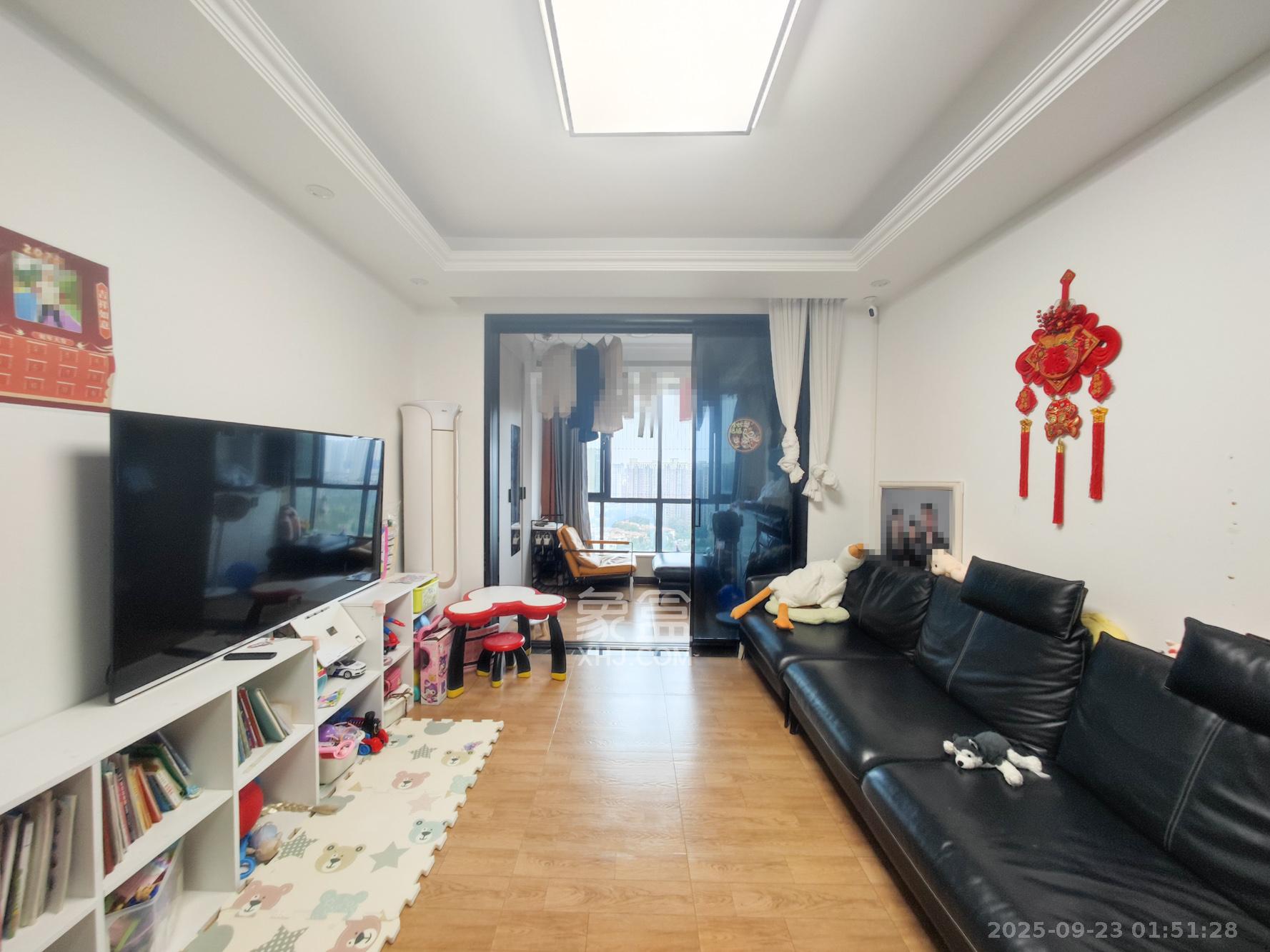 五矿万境水岸二期（五矿万境水岸和苑）  2室2厅1卫    99.6万客厅