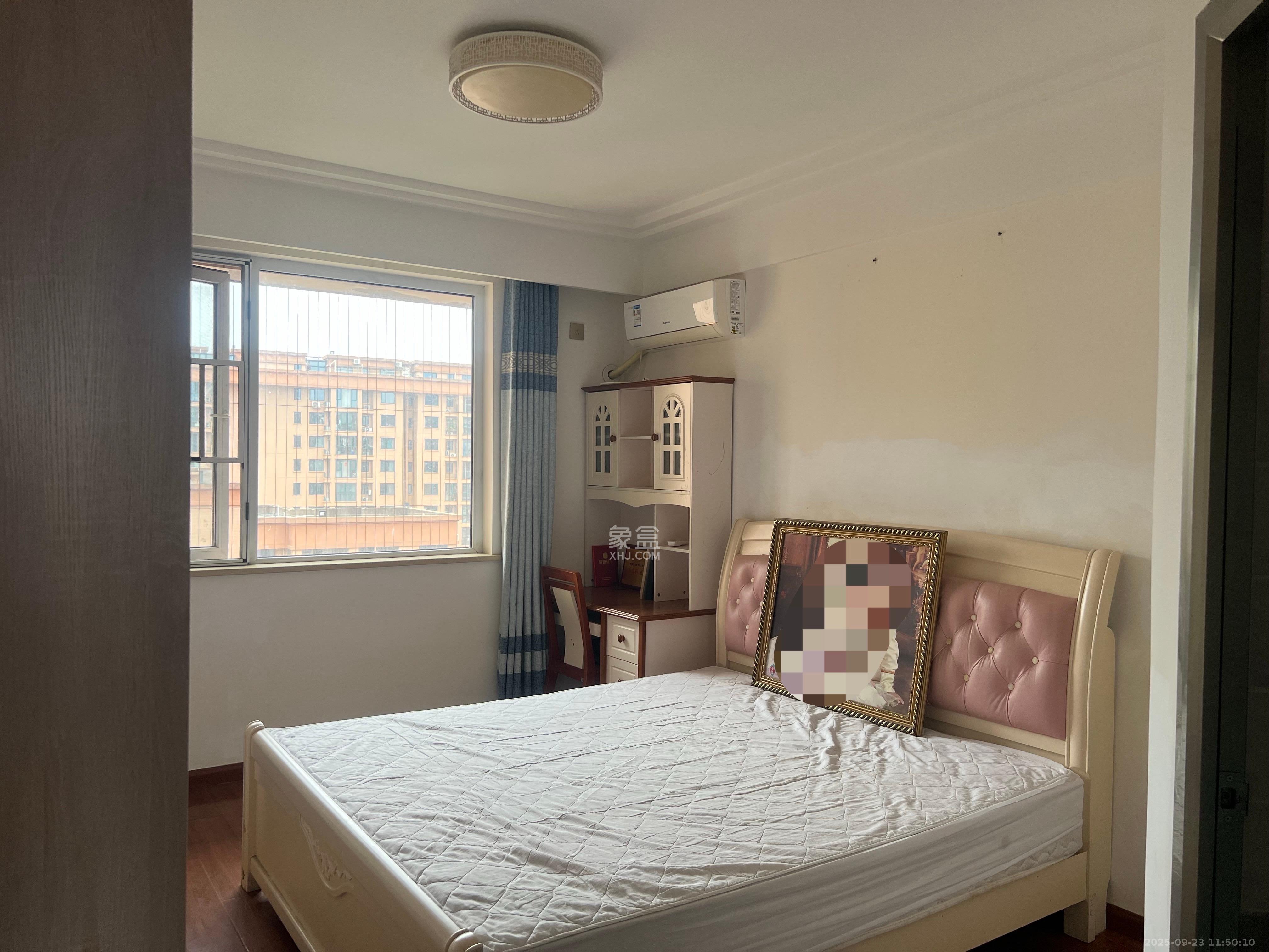 丽发新城 3室2厅2卫 2500.0元/月 丽发新城 3室2厅2卫 2500.0元/月室内图