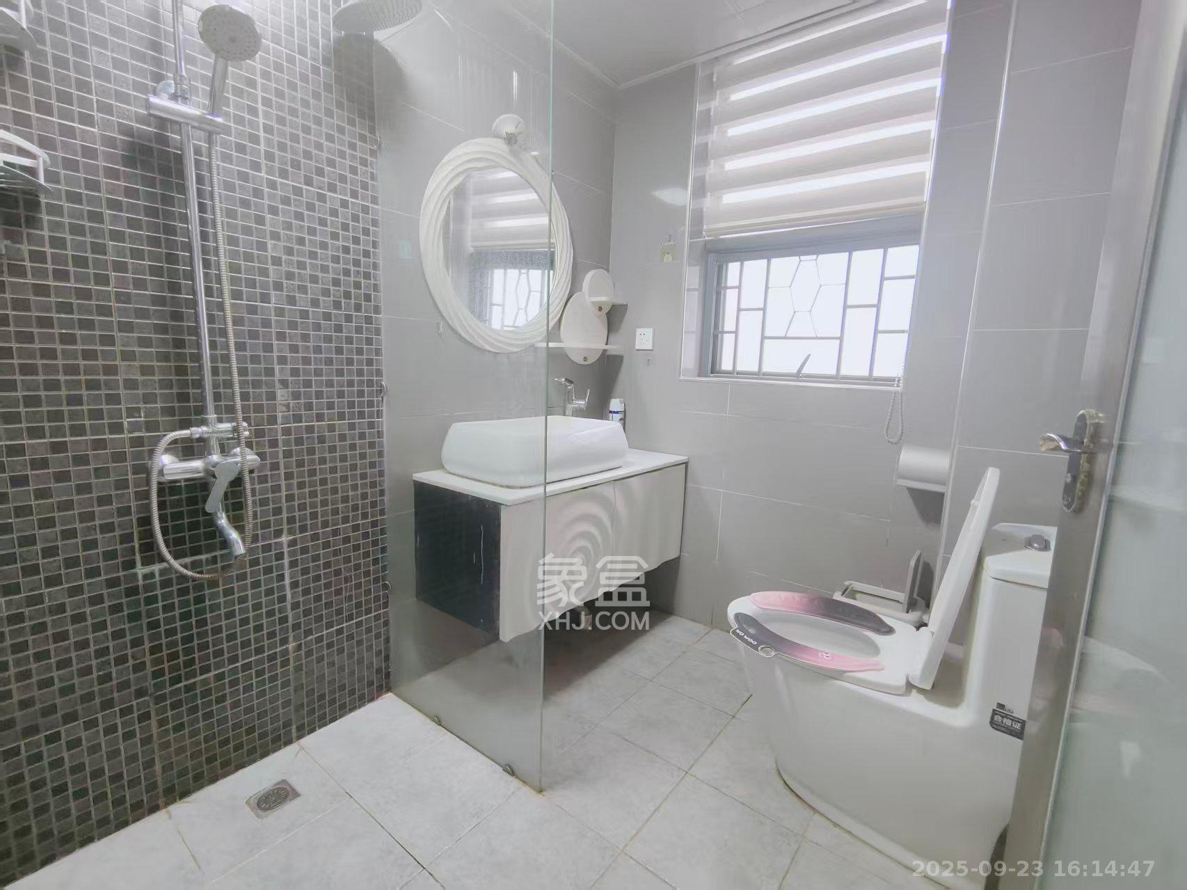 云栖谷  4室2厅2卫    2000.0元/月室内图