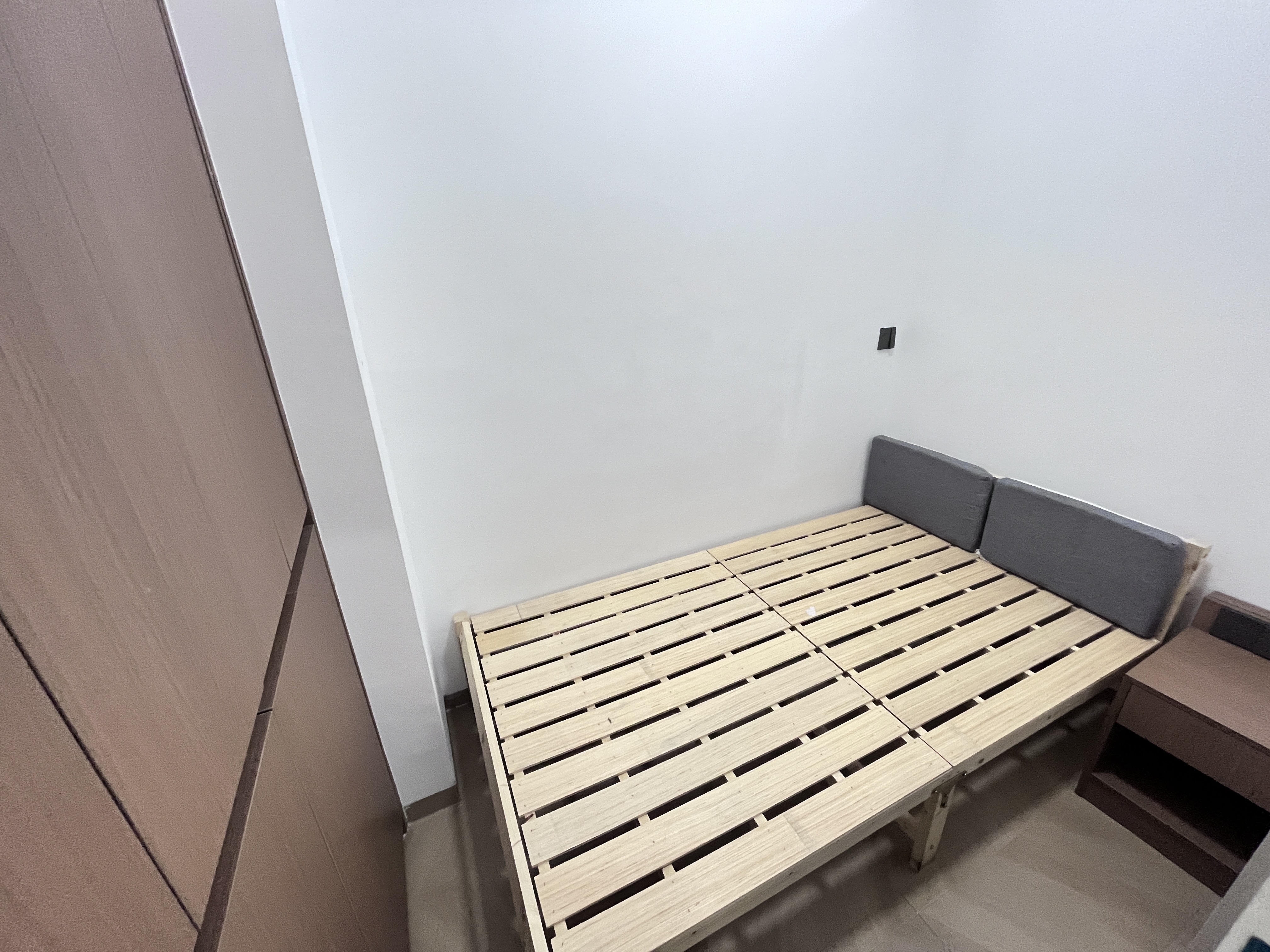 五洲商厦  2室1厅1卫   2000.00元/月室内图