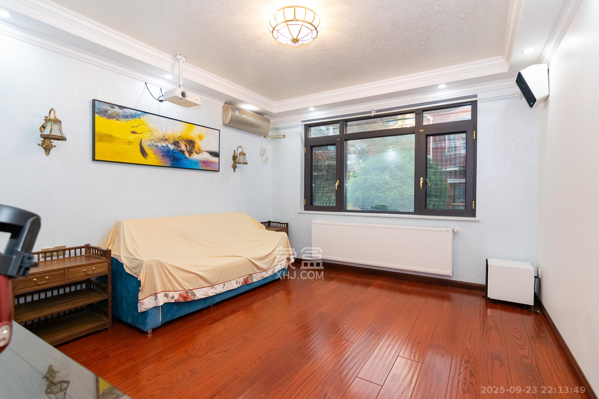 悦禧国际山庄 5室3厅4卫 438.0万 悦禧国际山庄 5室3厅4卫 438.0万卧室