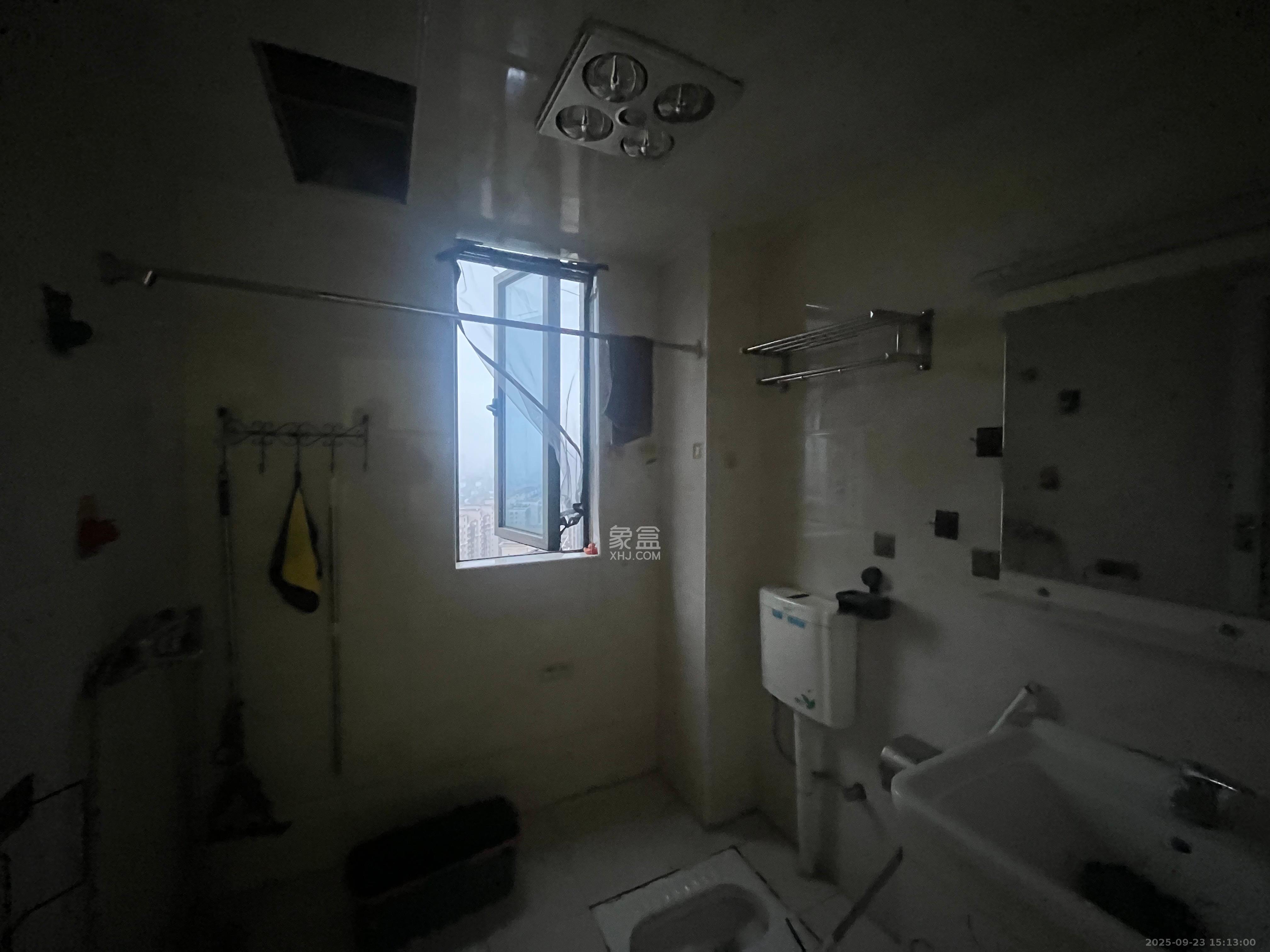 富兴嘉城(富兴汇中央) 2室2厅1卫 1900.0元/月 富兴嘉城(富兴汇中央) 2室2厅1卫 1900.0元/月室内图