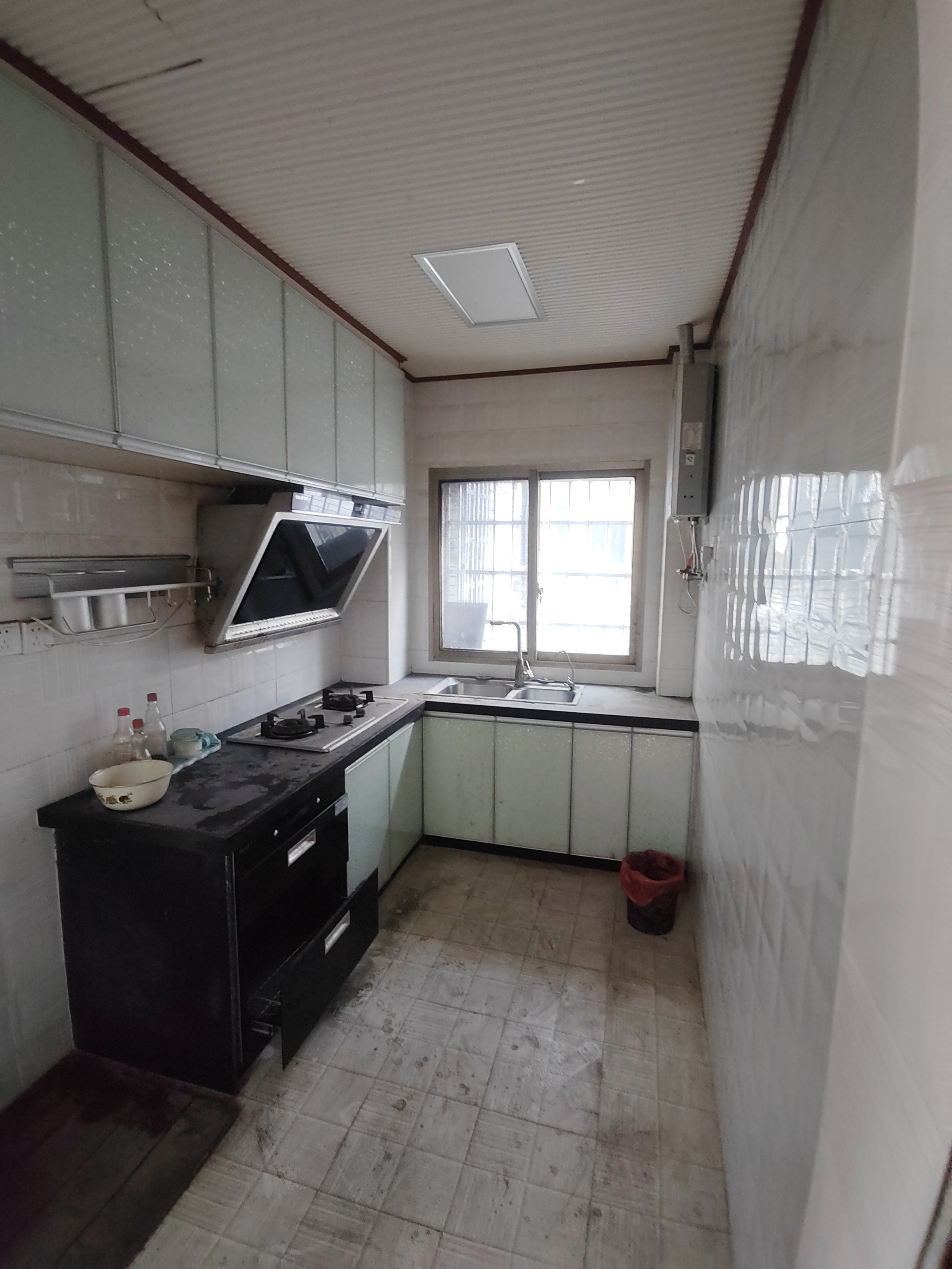 新华书店家属楼 3室2厅1卫 900.0元/月 新华书店家属楼 3室2厅1卫 900.0元/月室内图