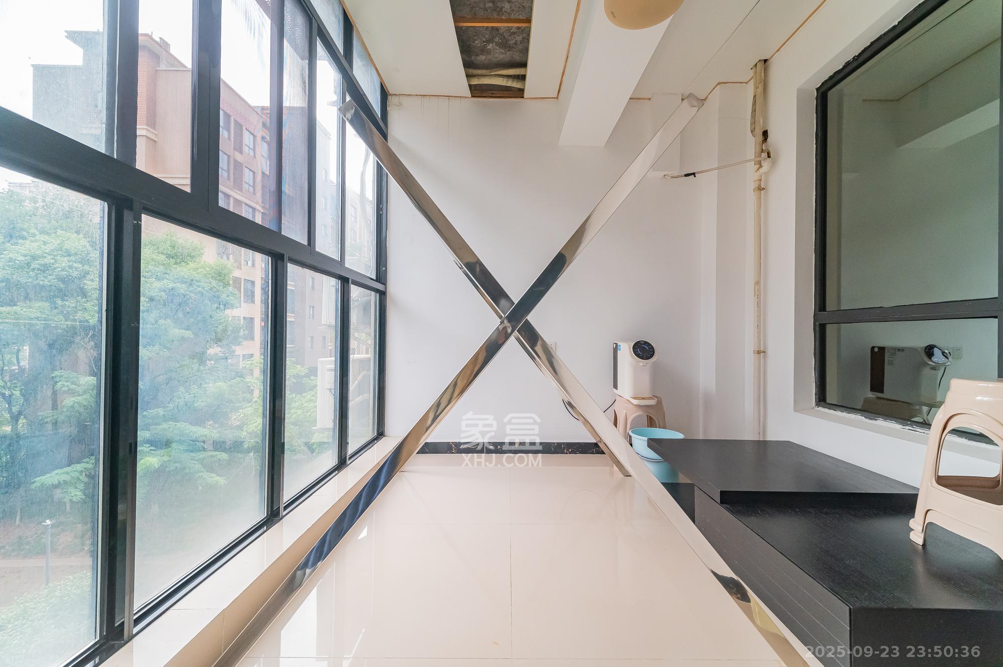 深业睿城  4室2厅2卫    133.8万阳台