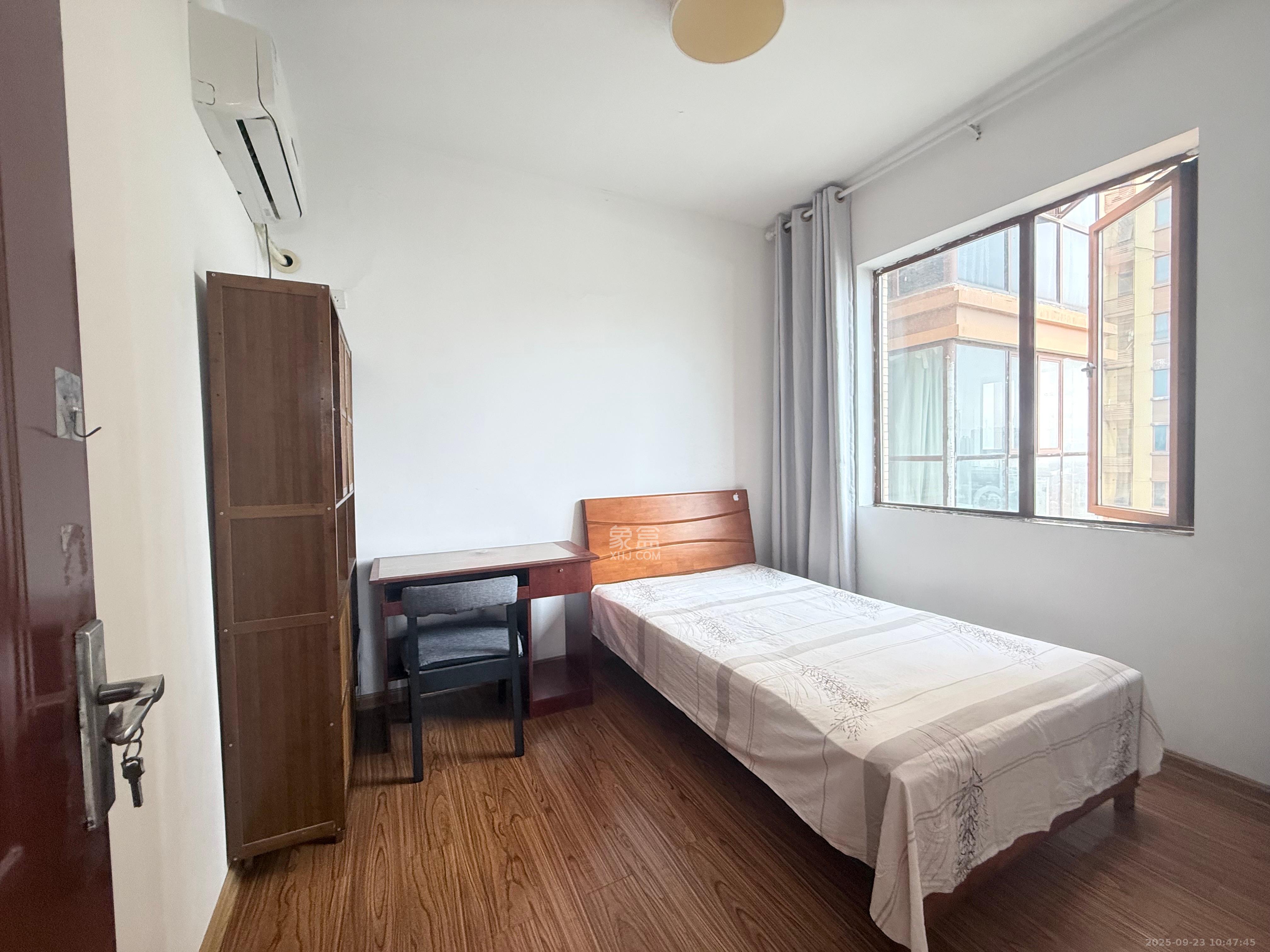 万里时代 2室1厅1卫 2200.0元/月 万里时代 2室1厅1卫 2200.0元/月室内图