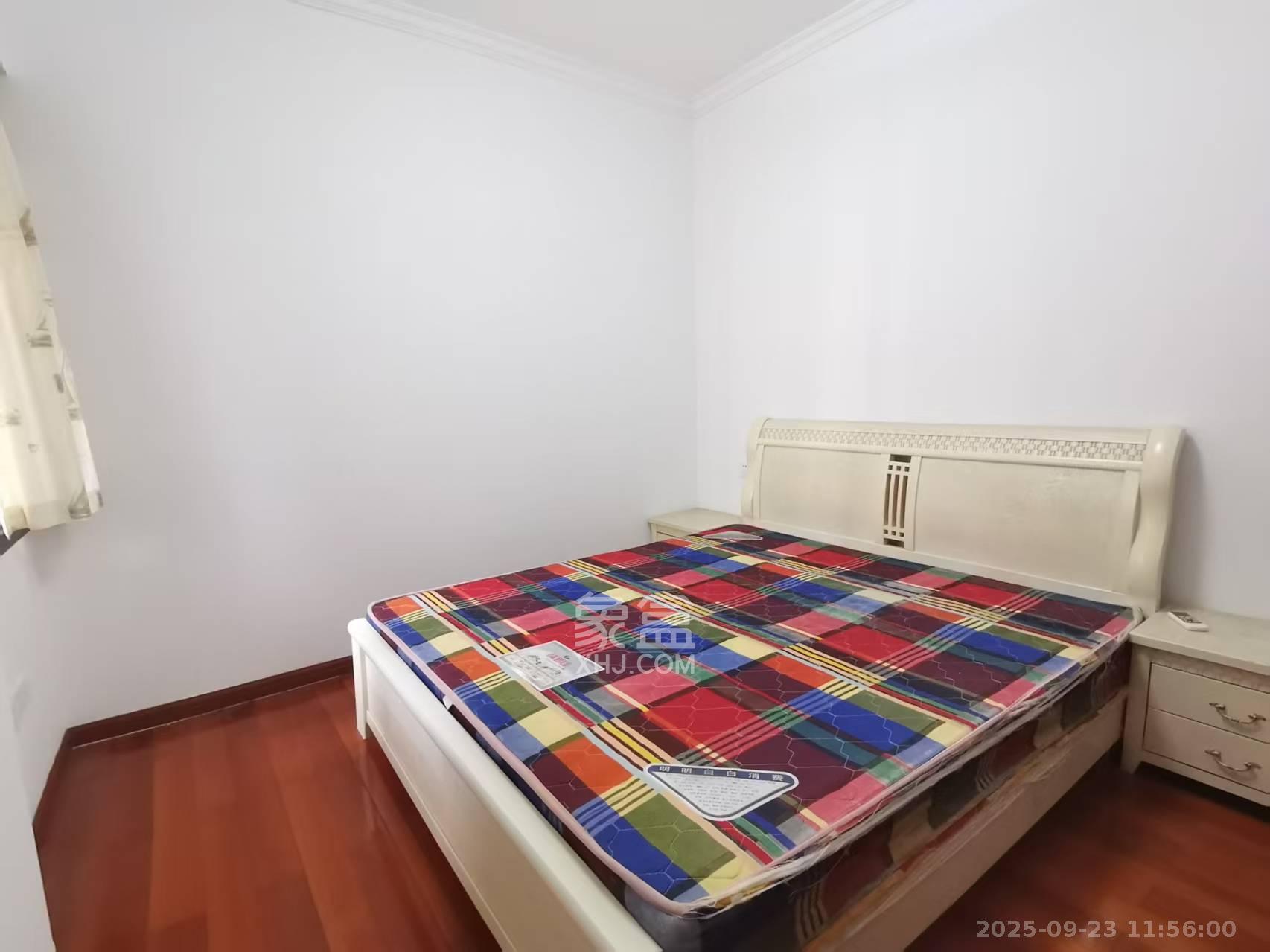 金茂梅溪湖 3室2厅1卫 2500.0元/月 金茂梅溪湖 3室2厅1卫 2500.0元/月室内图