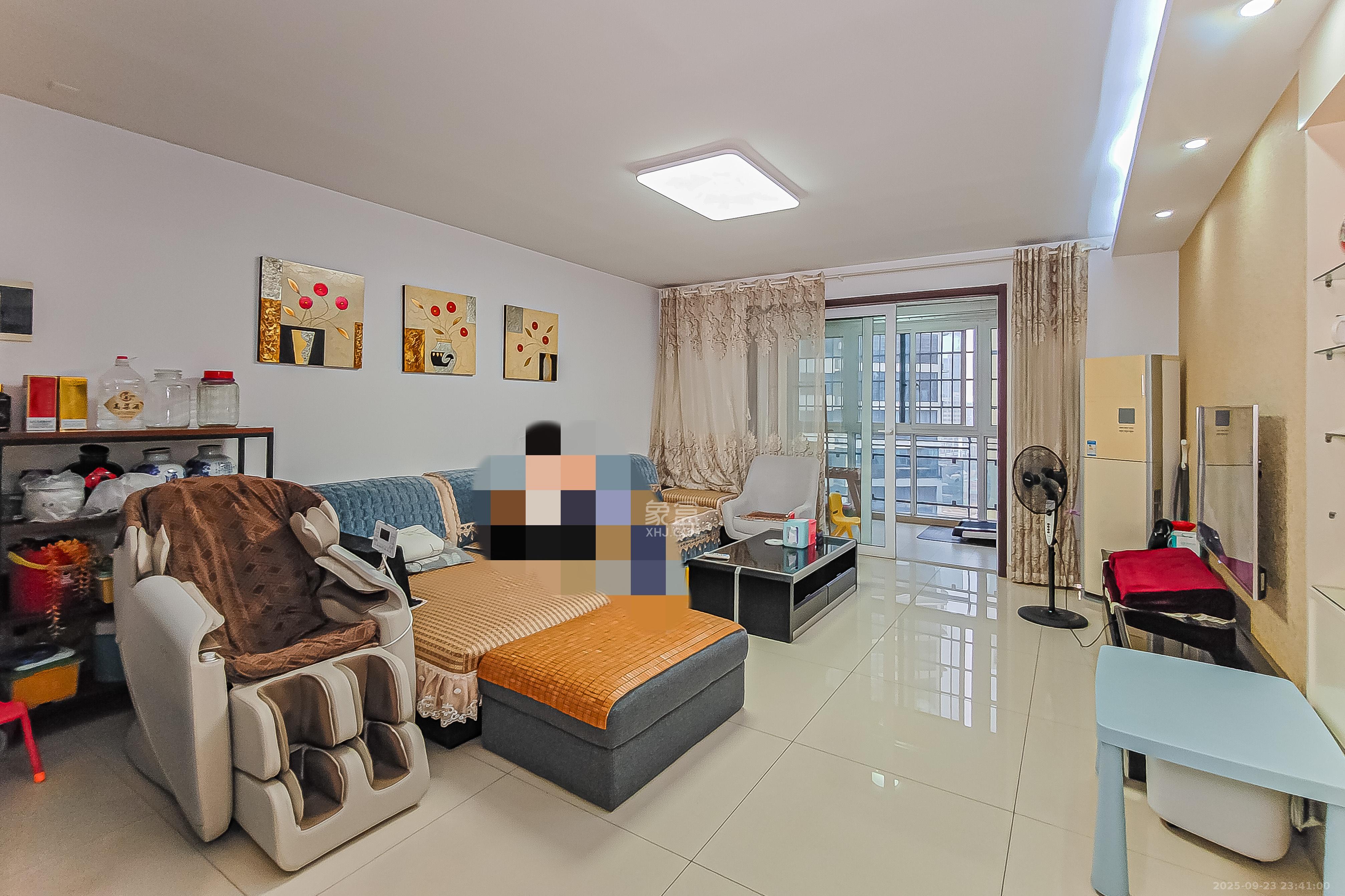 三重星都心 3室2厅2卫 168.0万 三重星都心 3室2厅2卫 168.0万客厅