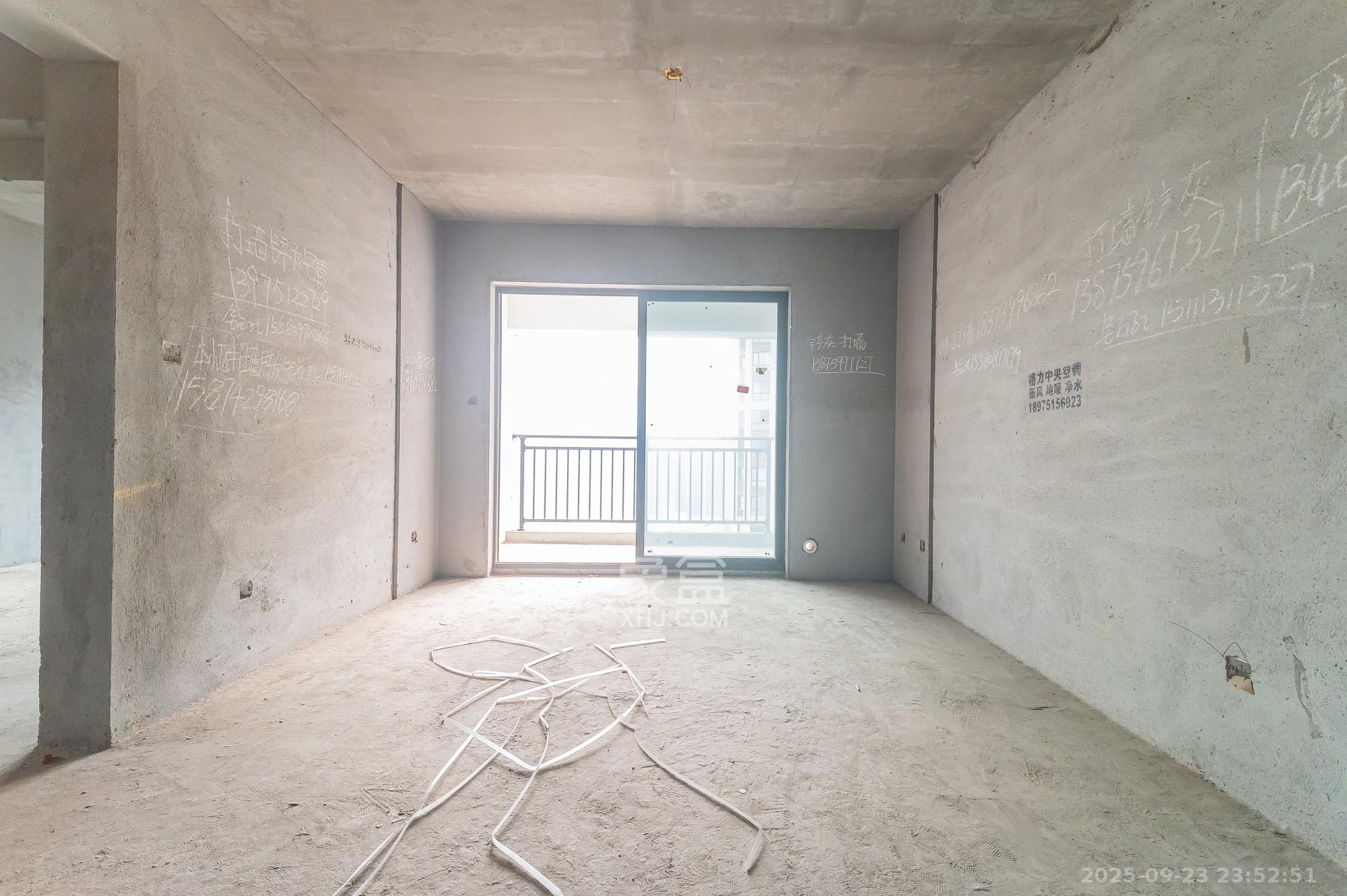 国泰九龙湾 3室2厅1卫 67.5万 国泰九龙湾 3室2厅1卫 67.5万客厅