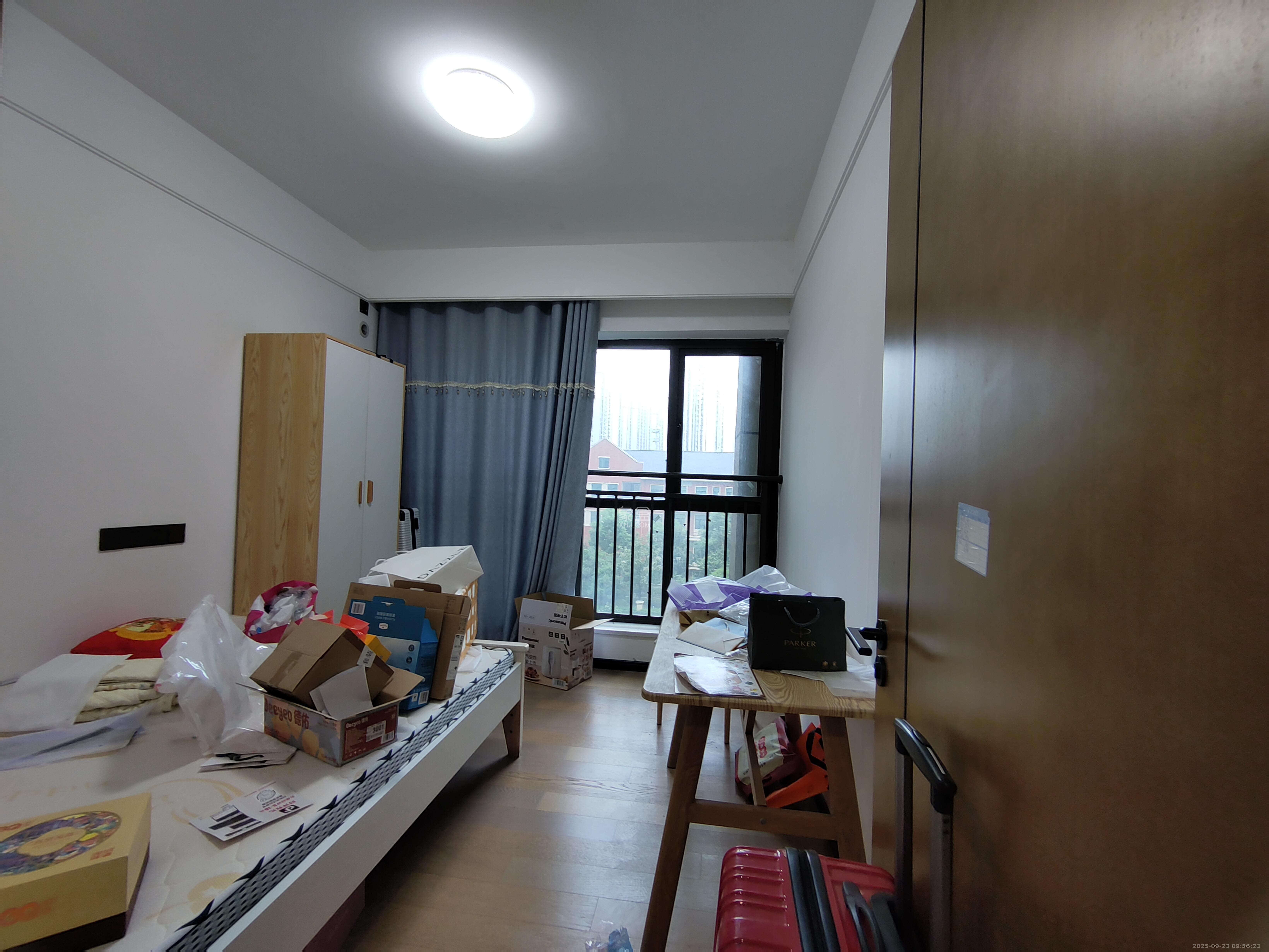 润和滨江府  3室2厅1卫    2300.0元/月室内图