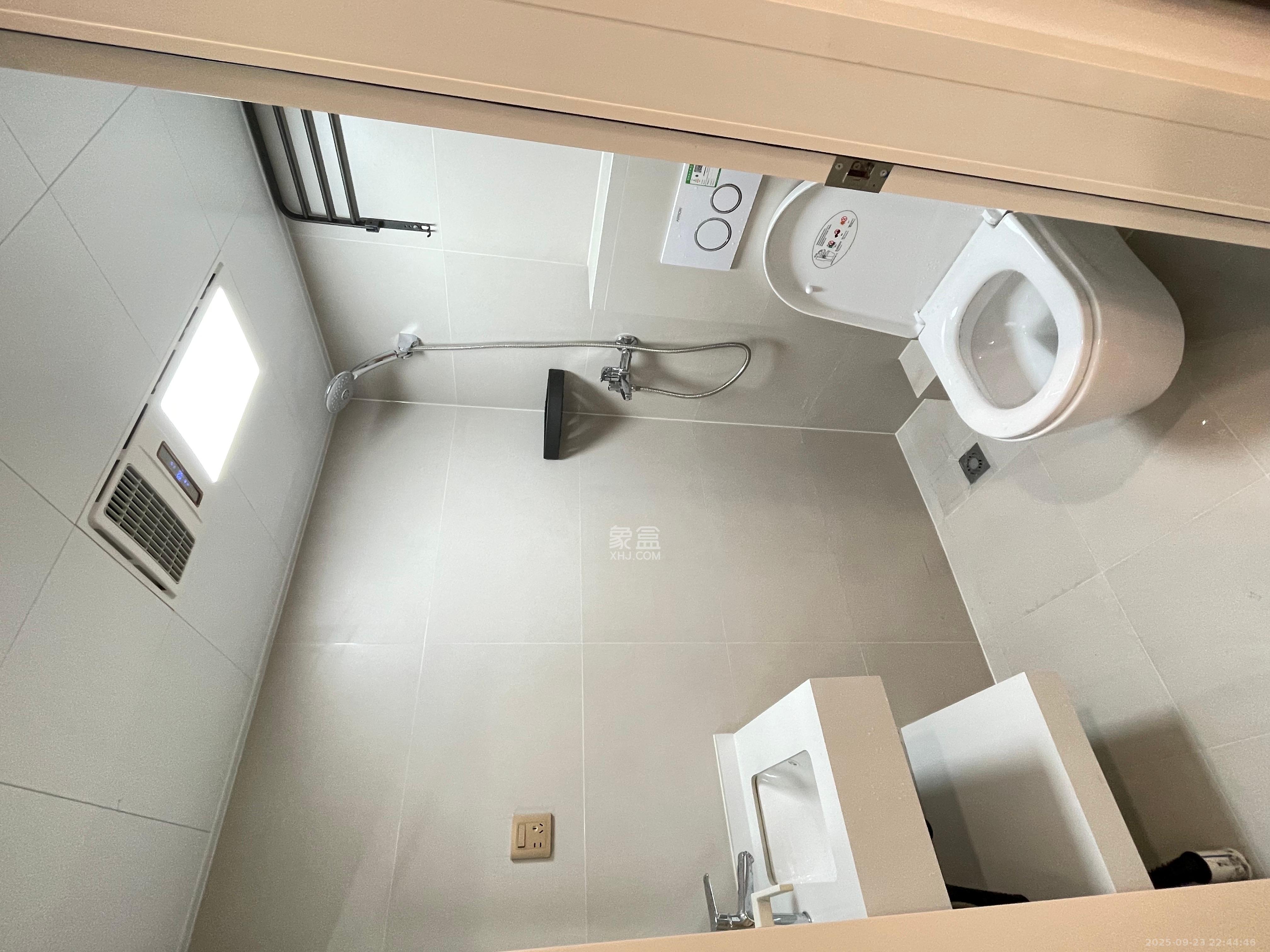 中国铁建湘语梅溪  2室1厅1卫    2300.0元/月室内图