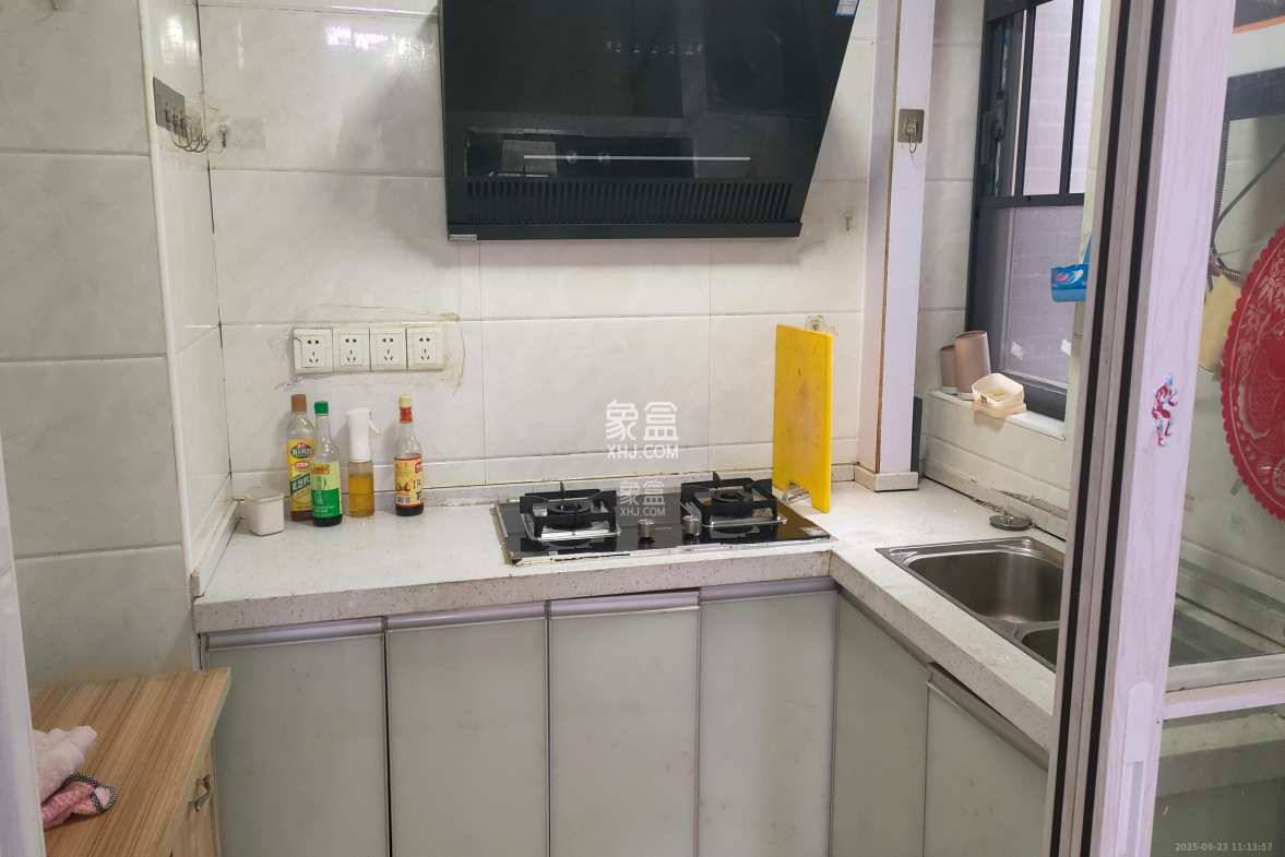 海德公园 3室2厅1卫 1600.00元/月 海德公园 3室2厅1卫 1600.00元/月室内图