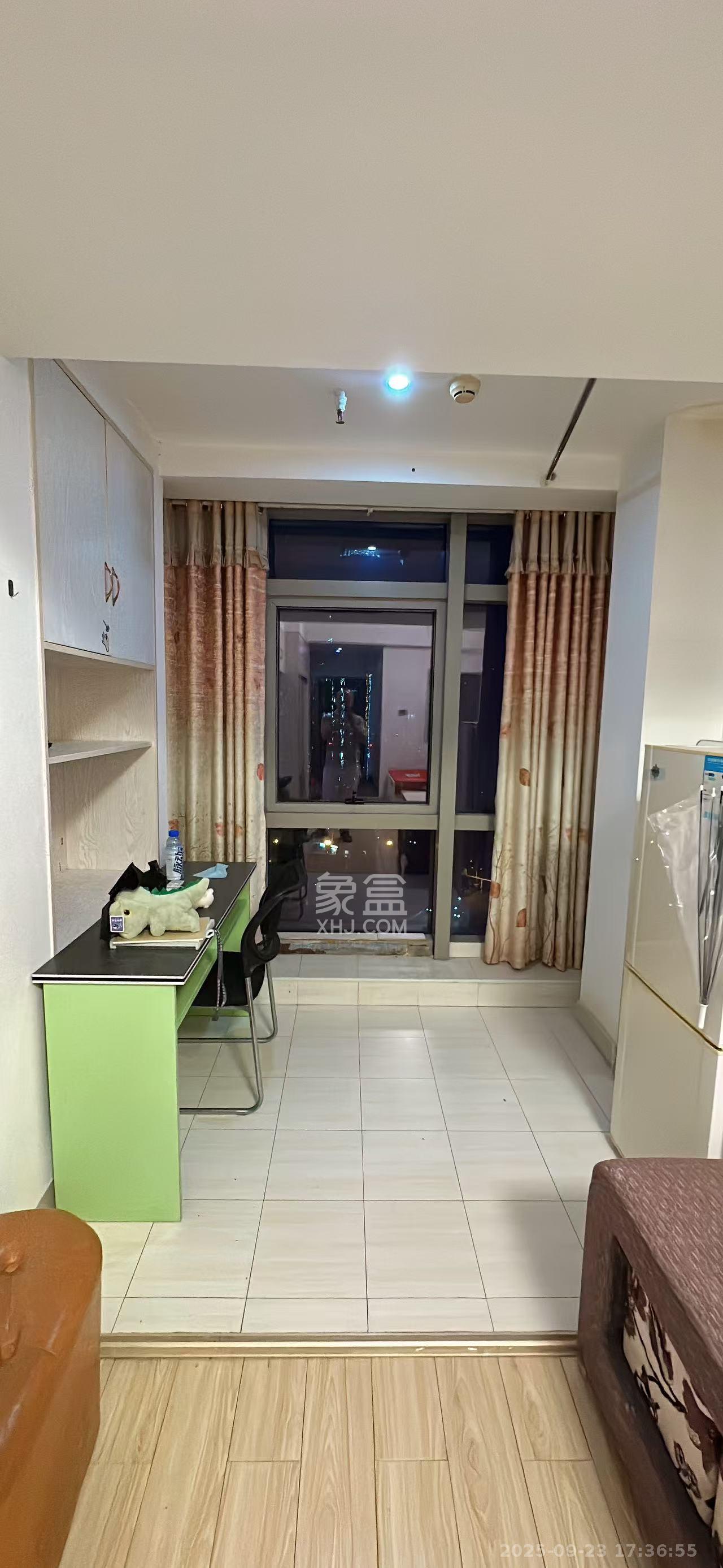 奥克斯广场 1室1厅1卫 1500.0元/月 奥克斯广场 1室1厅1卫 1500.0元/月室内图