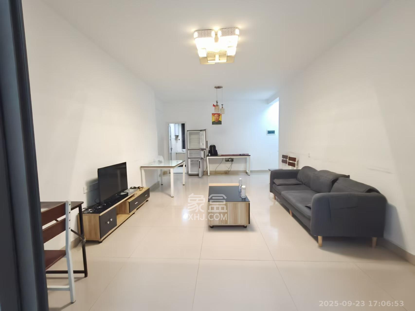 绿地公馆(绿地名邸) 2室2厅1卫 2000.0元/月 绿地公馆(绿地名邸) 2室2厅1卫 2000.0元/月室内图