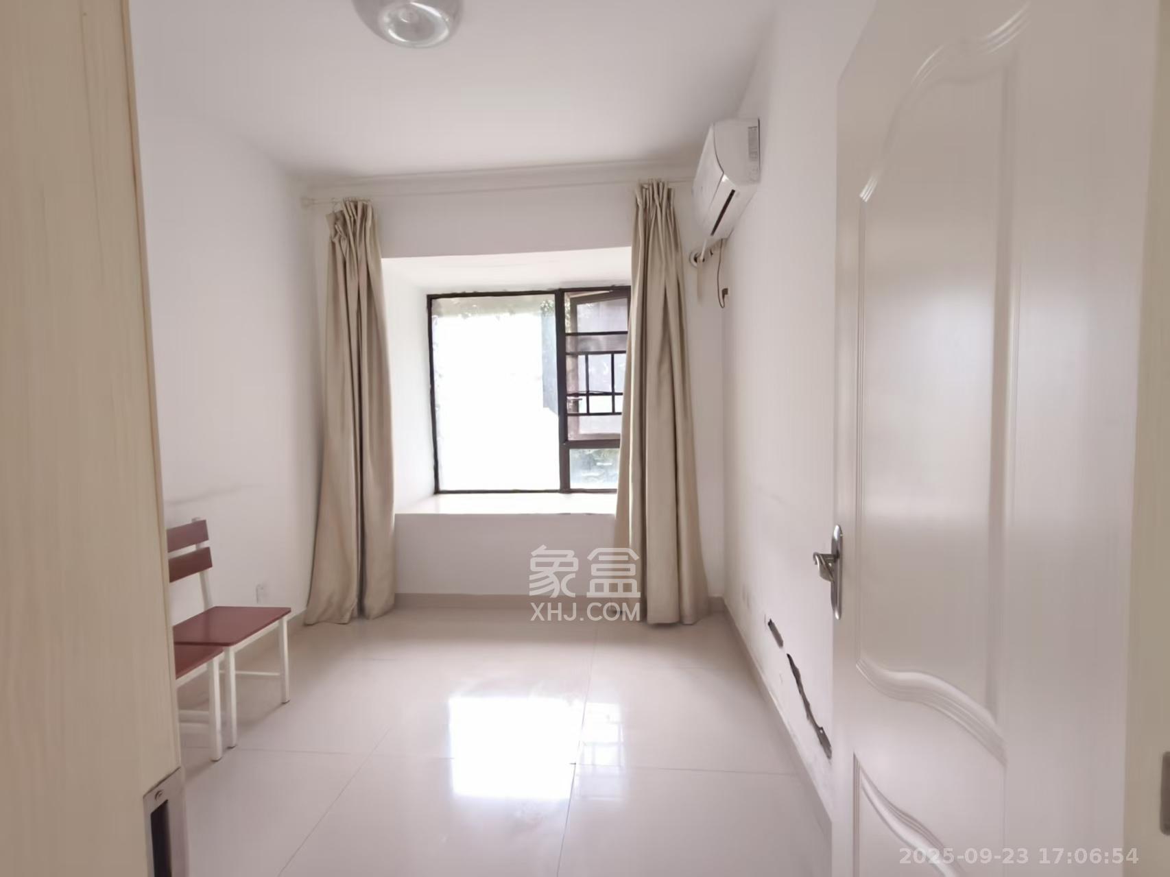 绿地公馆(绿地名邸) 2室2厅1卫 2000.0元/月 绿地公馆(绿地名邸) 2室2厅1卫 2000.0元/月室内图